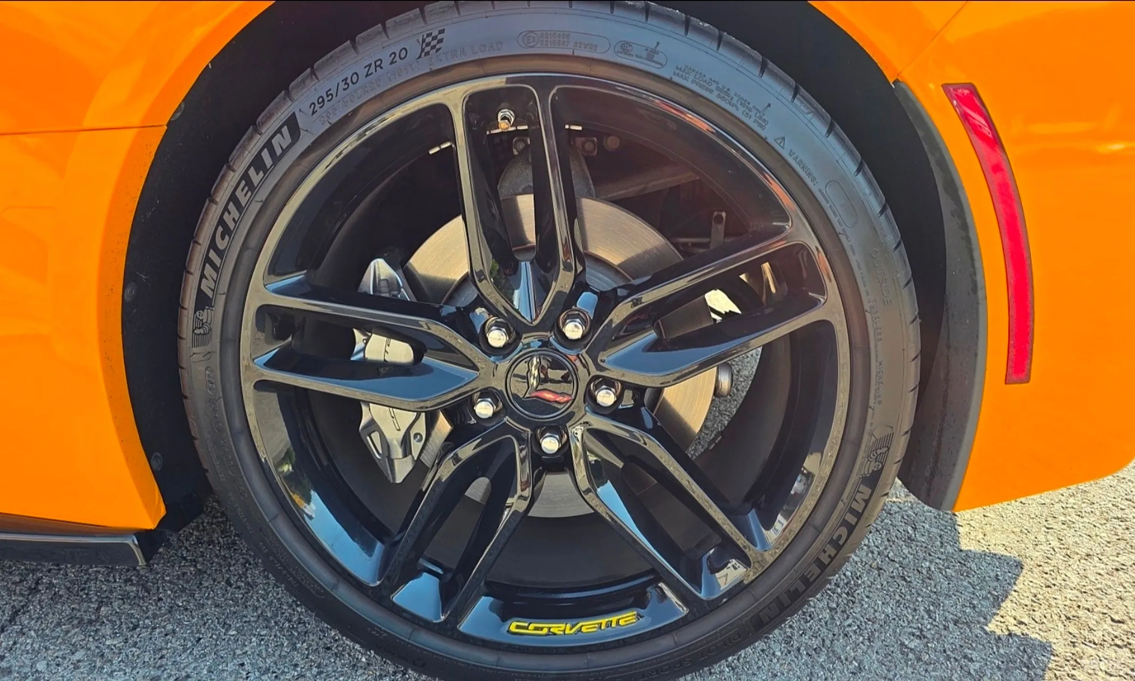 Chevrolet Corvette превью 16