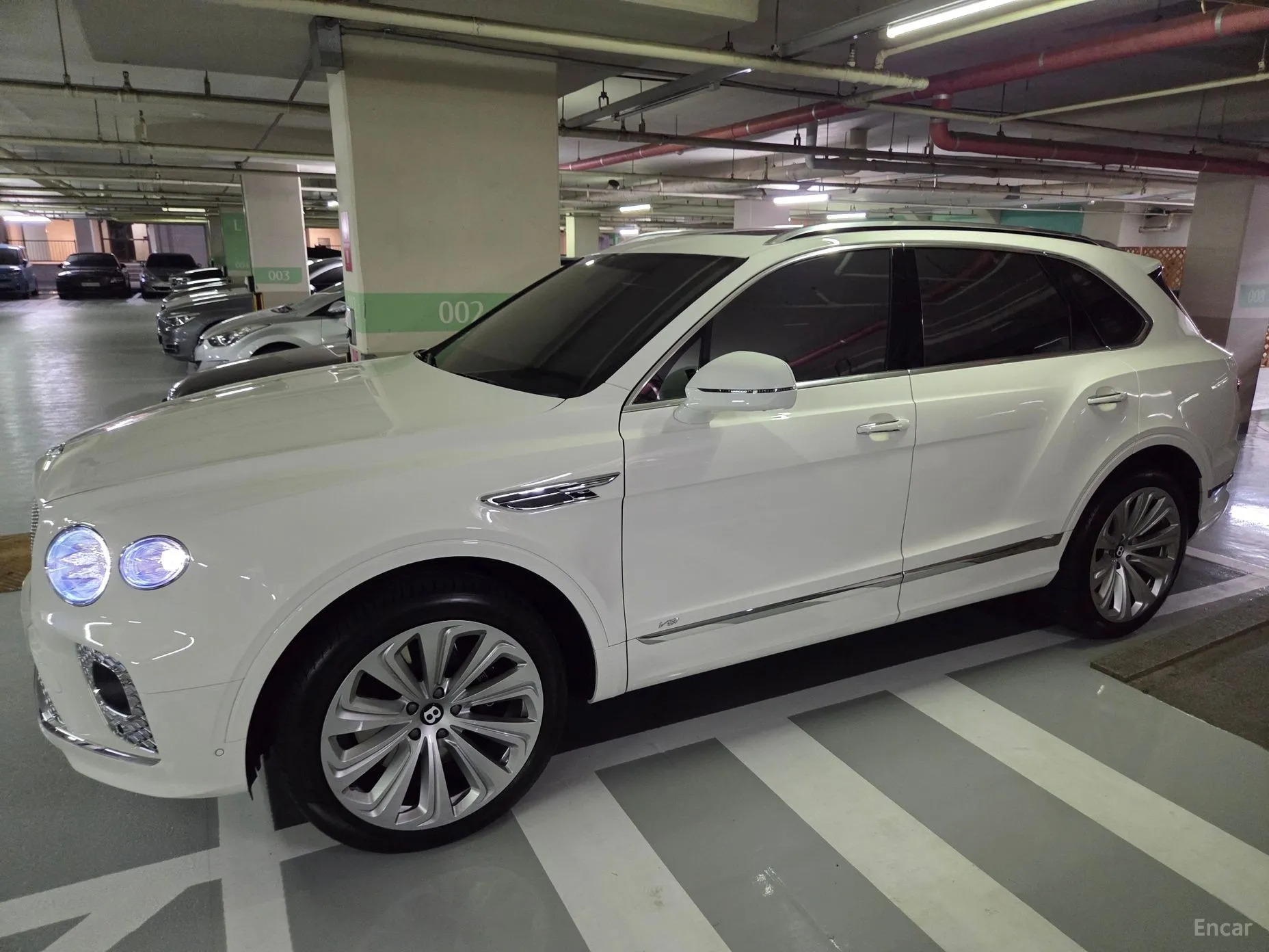 Bentley Bentayga превью 11