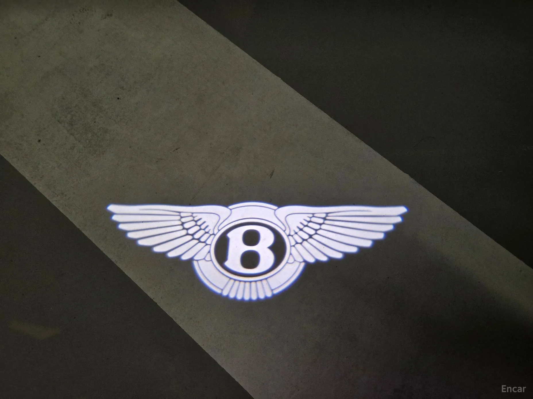 Bentley Bentayga превью 17