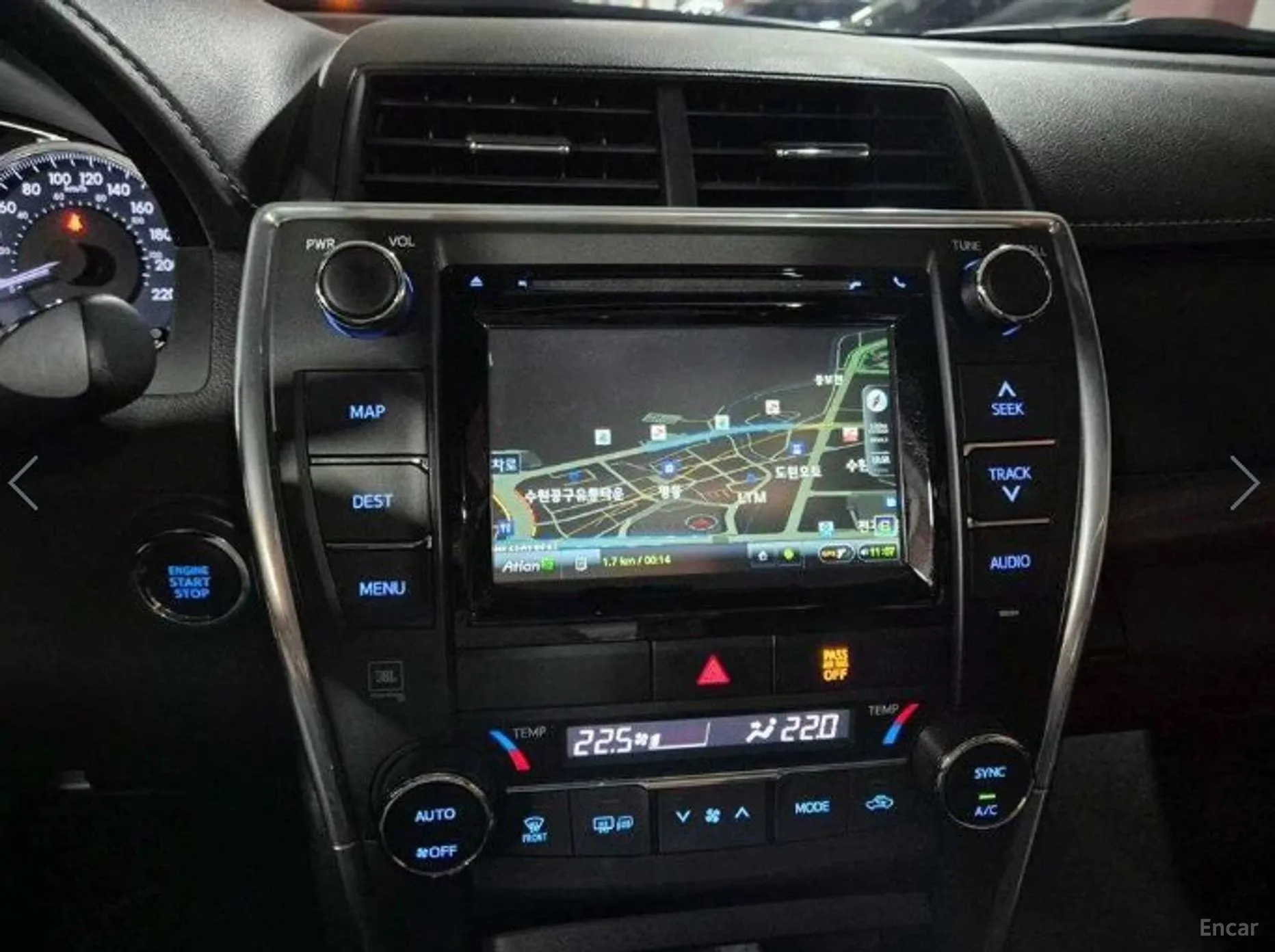 Toyota New Camry превью 13