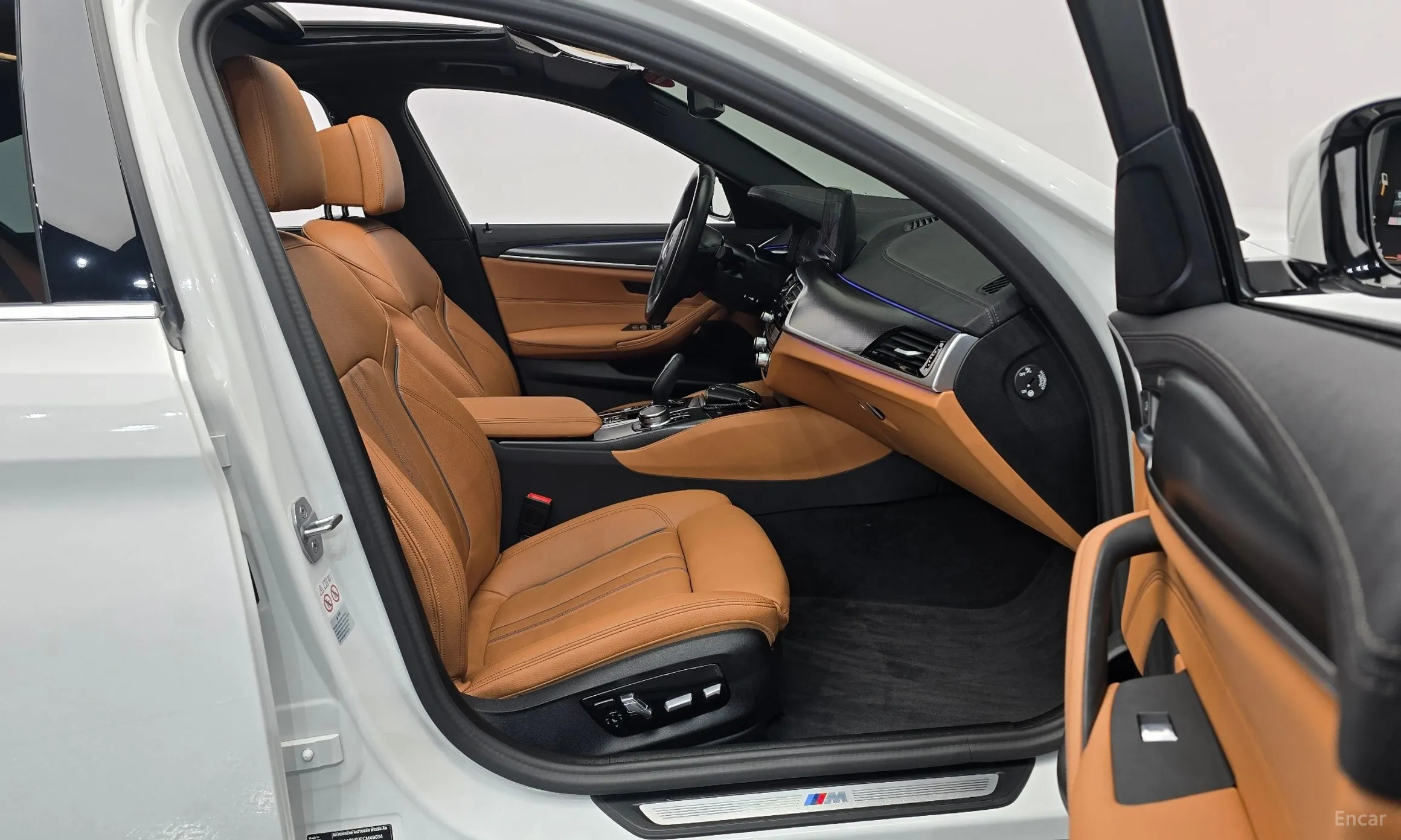 BMW 5 Series (G30) превью 11