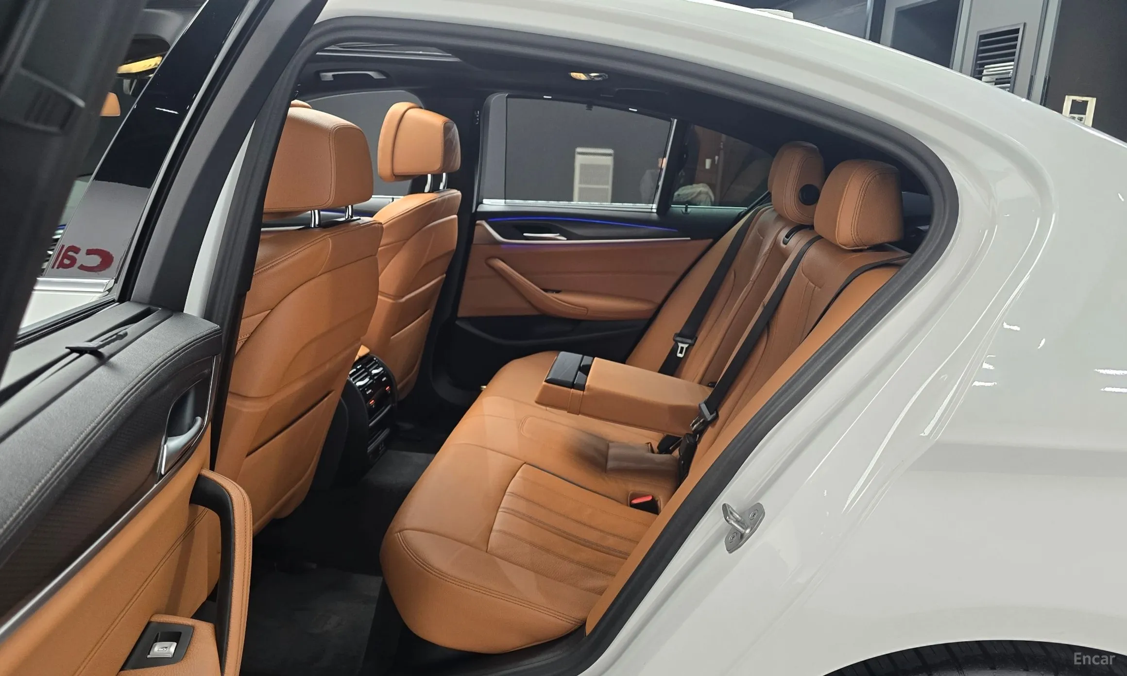 BMW 5 Series (G30) превью 12