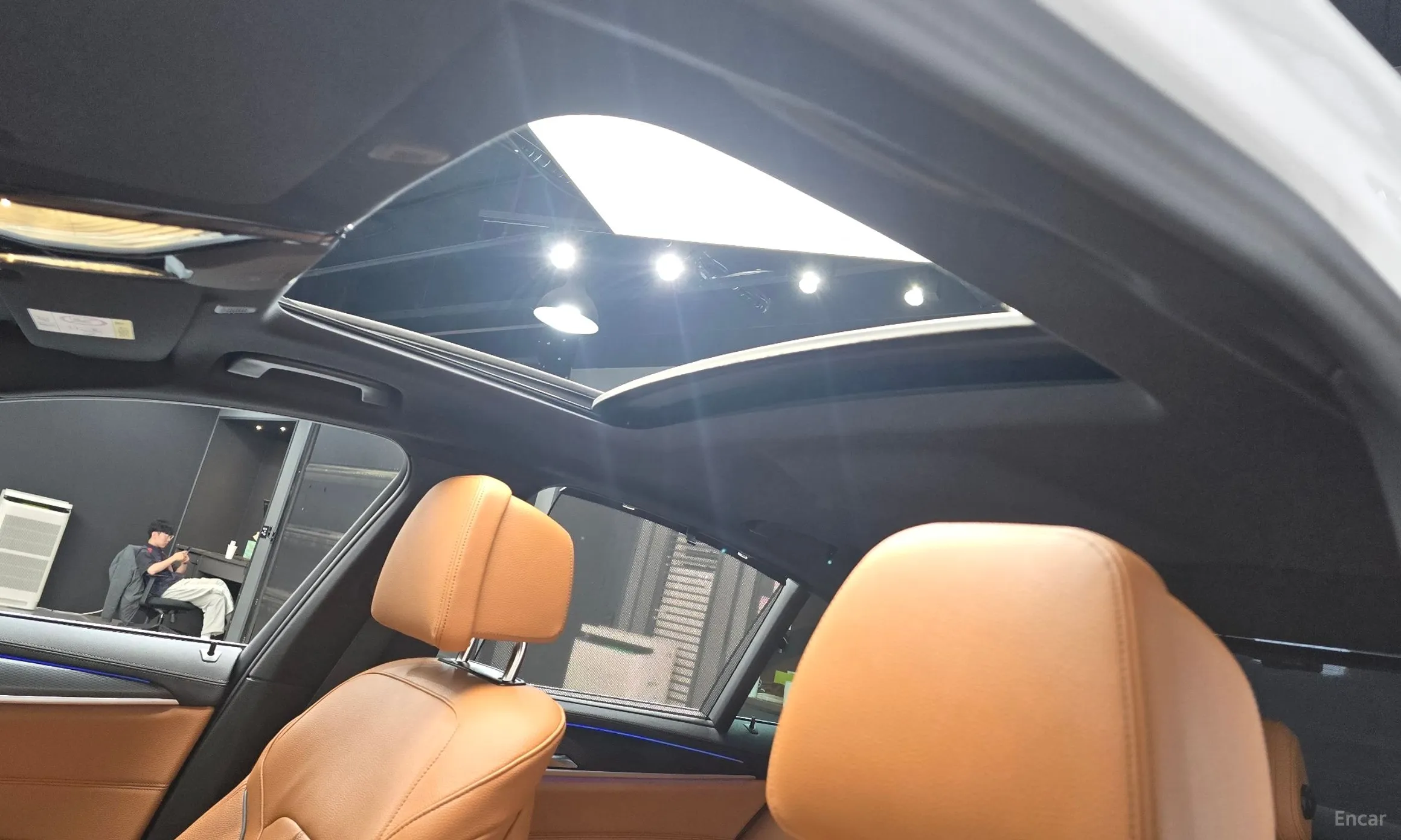 BMW 5 Series (G30) превью 19