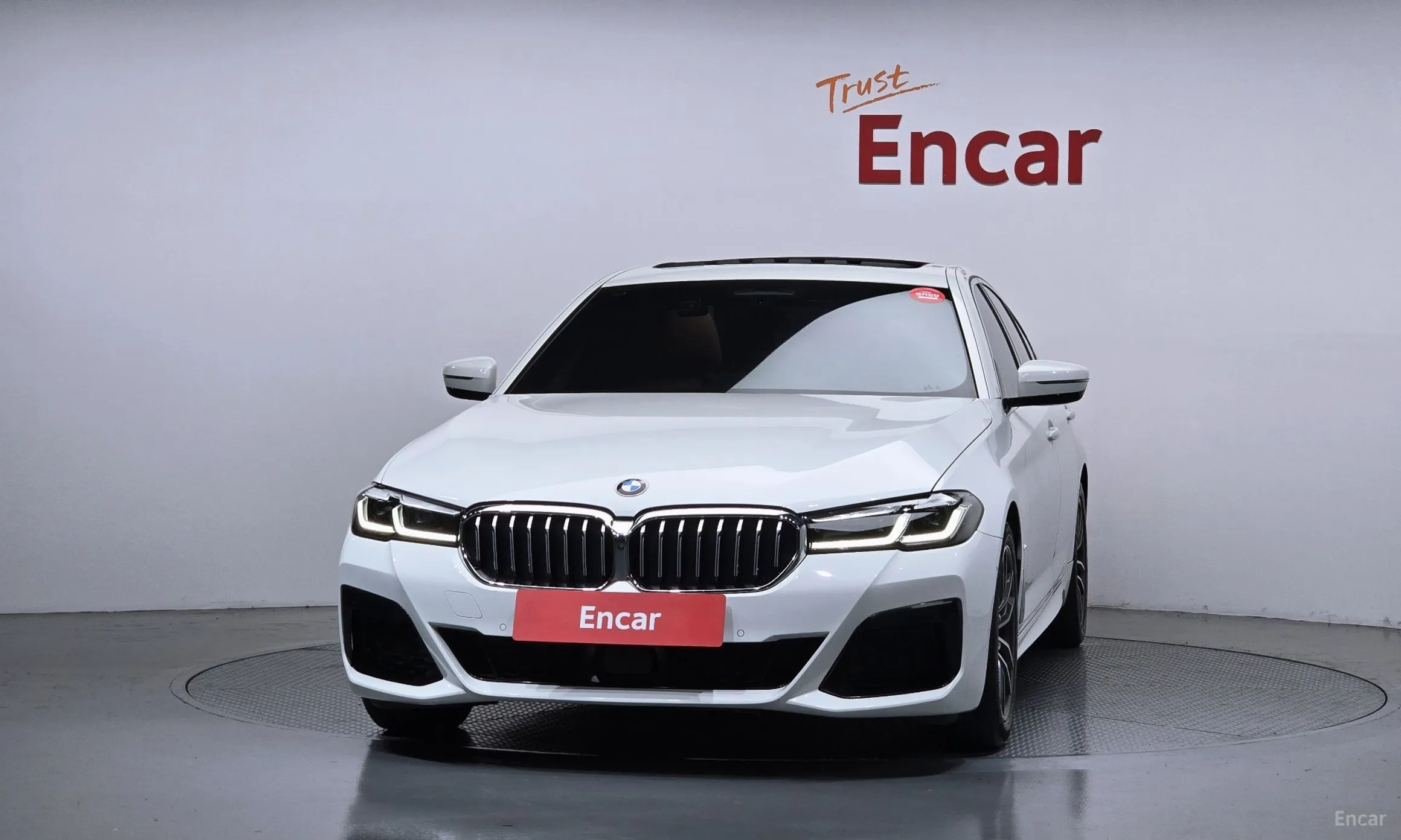 BMW 5 Series (G30) превью 3