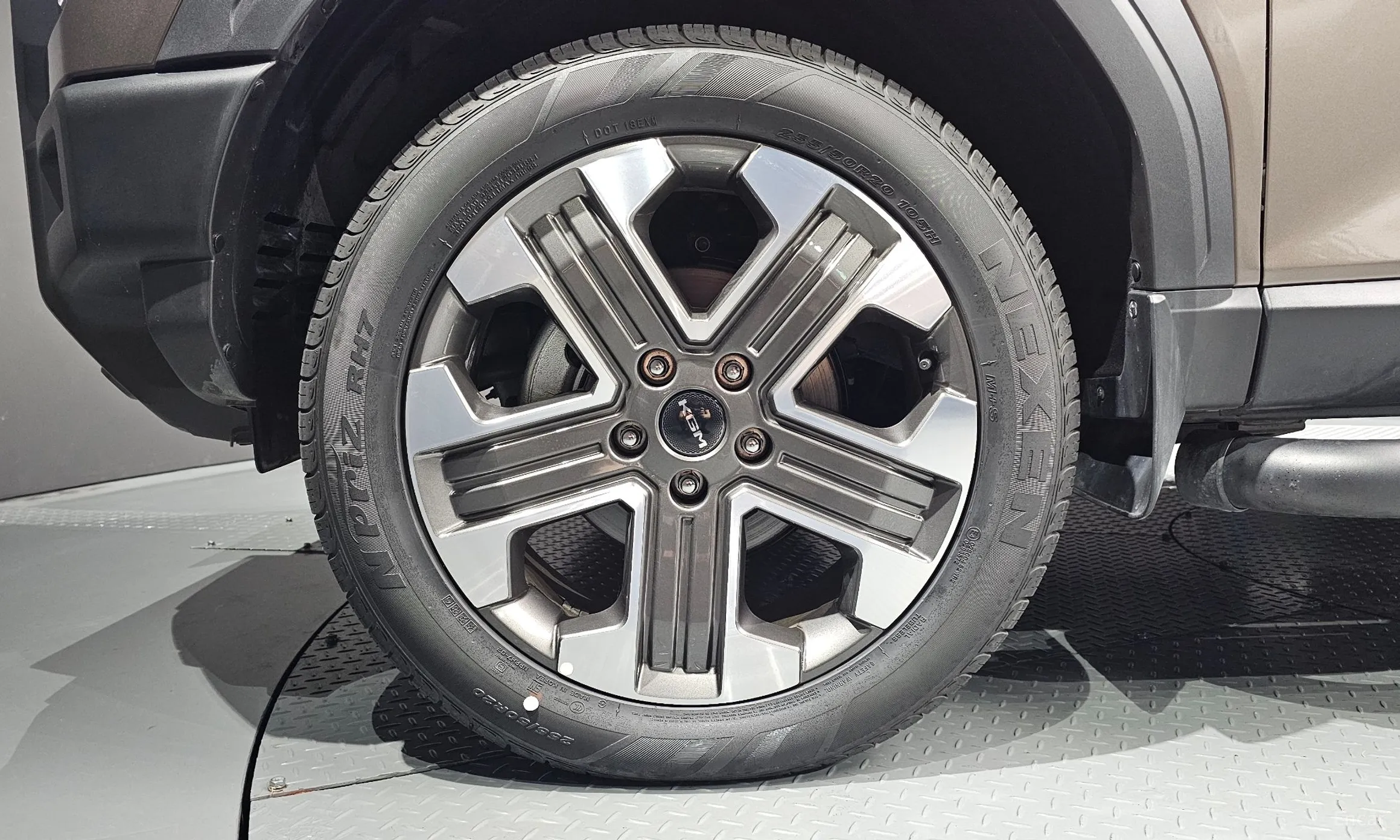 KG Mobility (SsangYong) Musso (Q300) превью 5