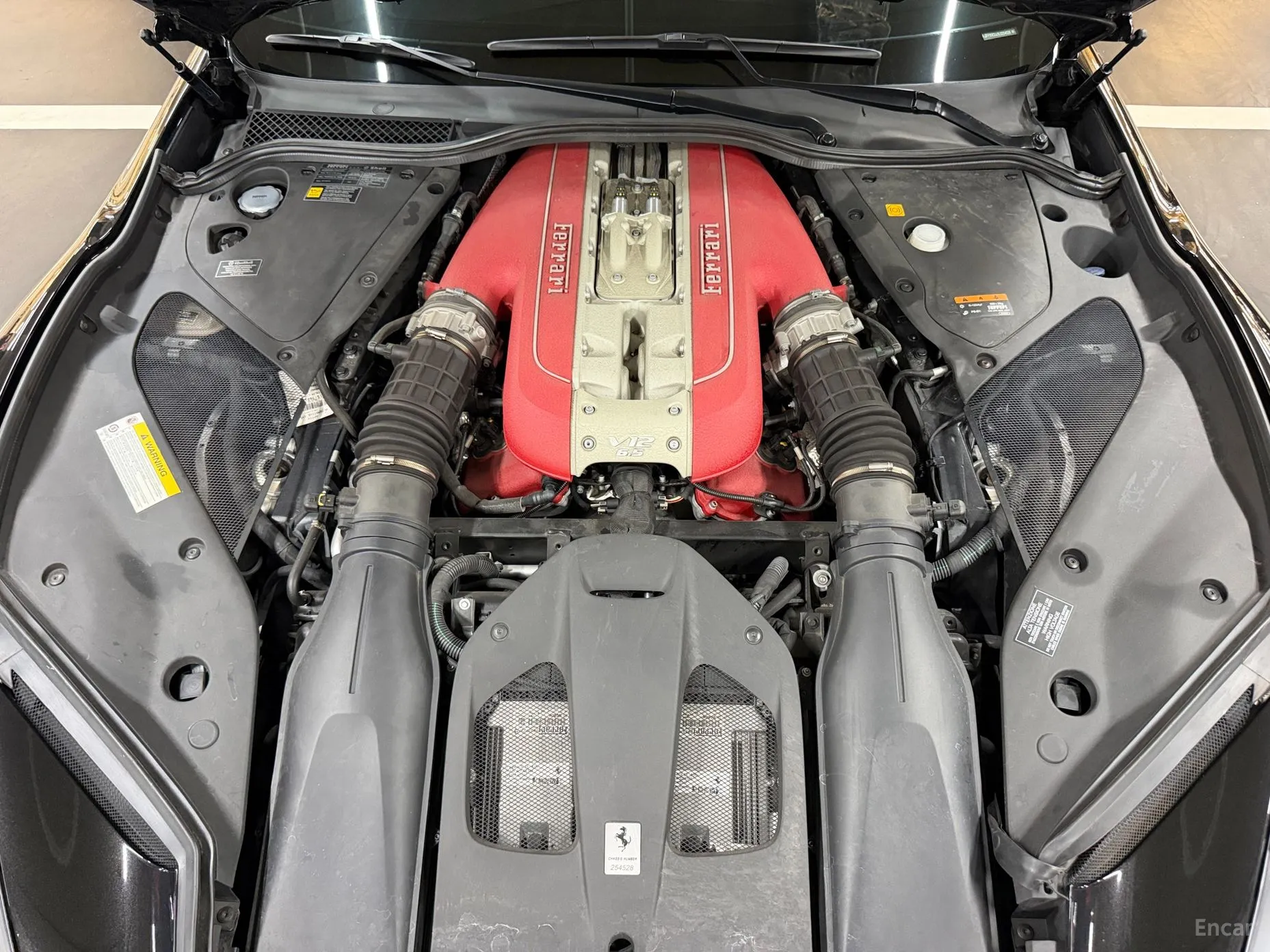 Ferrari 812 Superfast превью 6