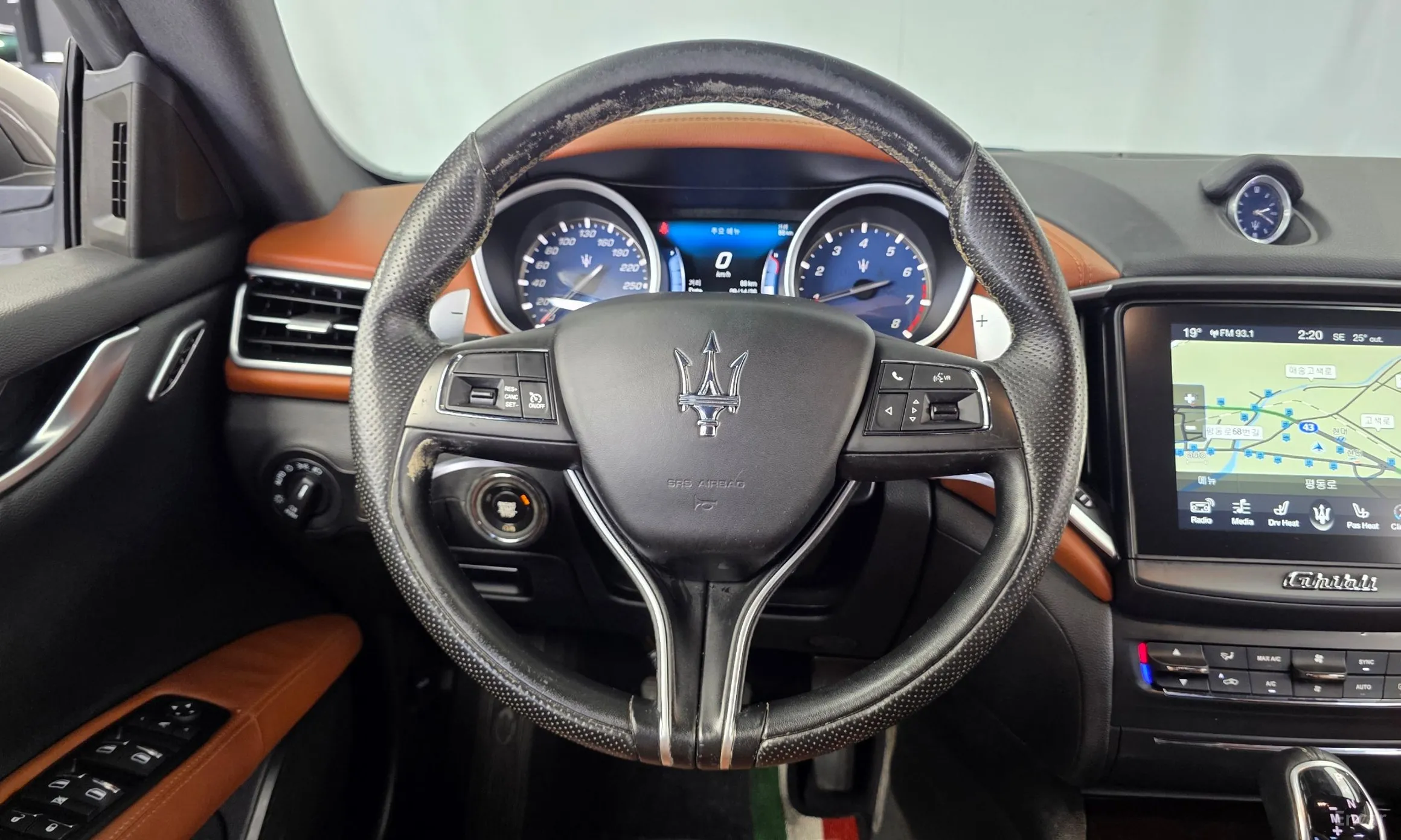 Maserati Ghibli превью 13