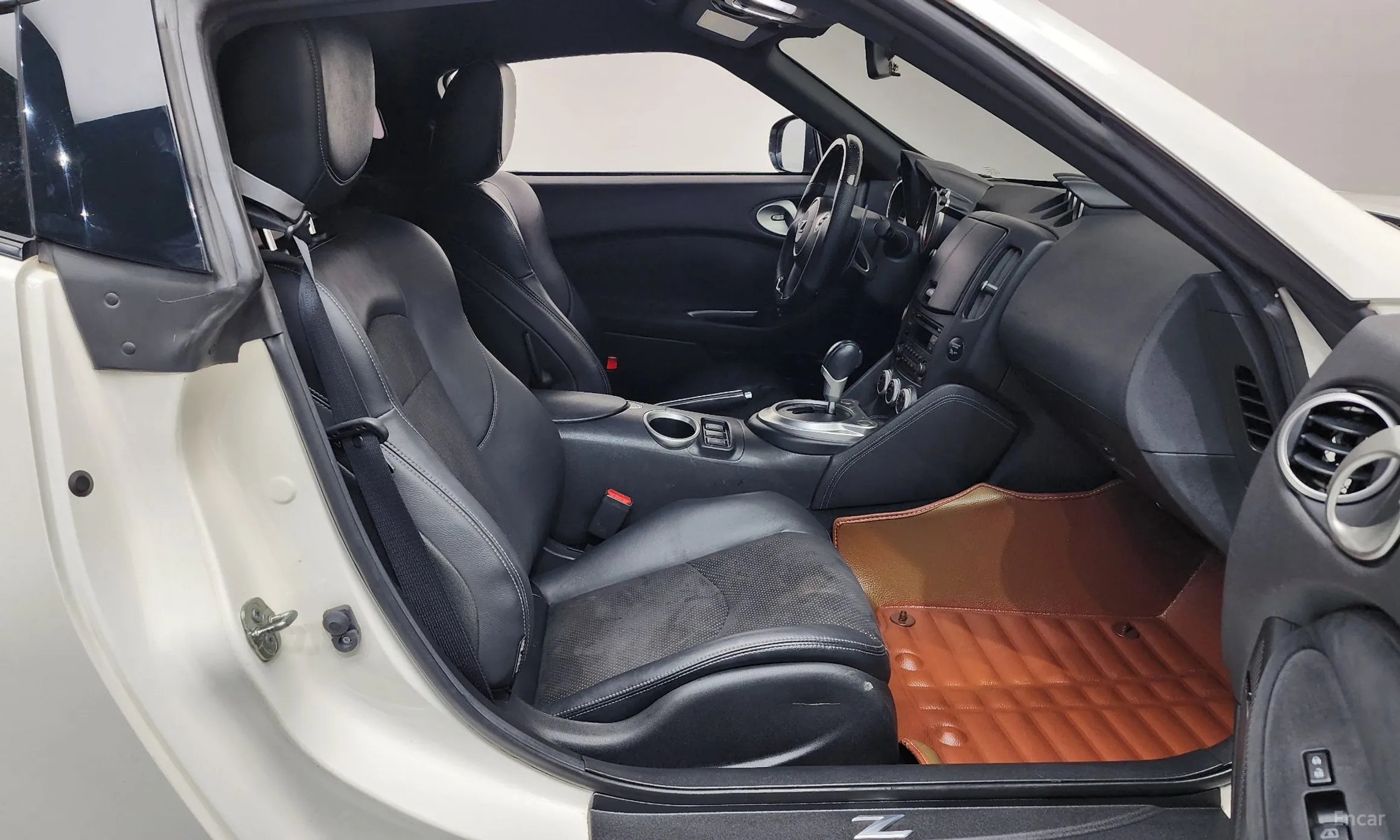 Nissan 370Z превью 11