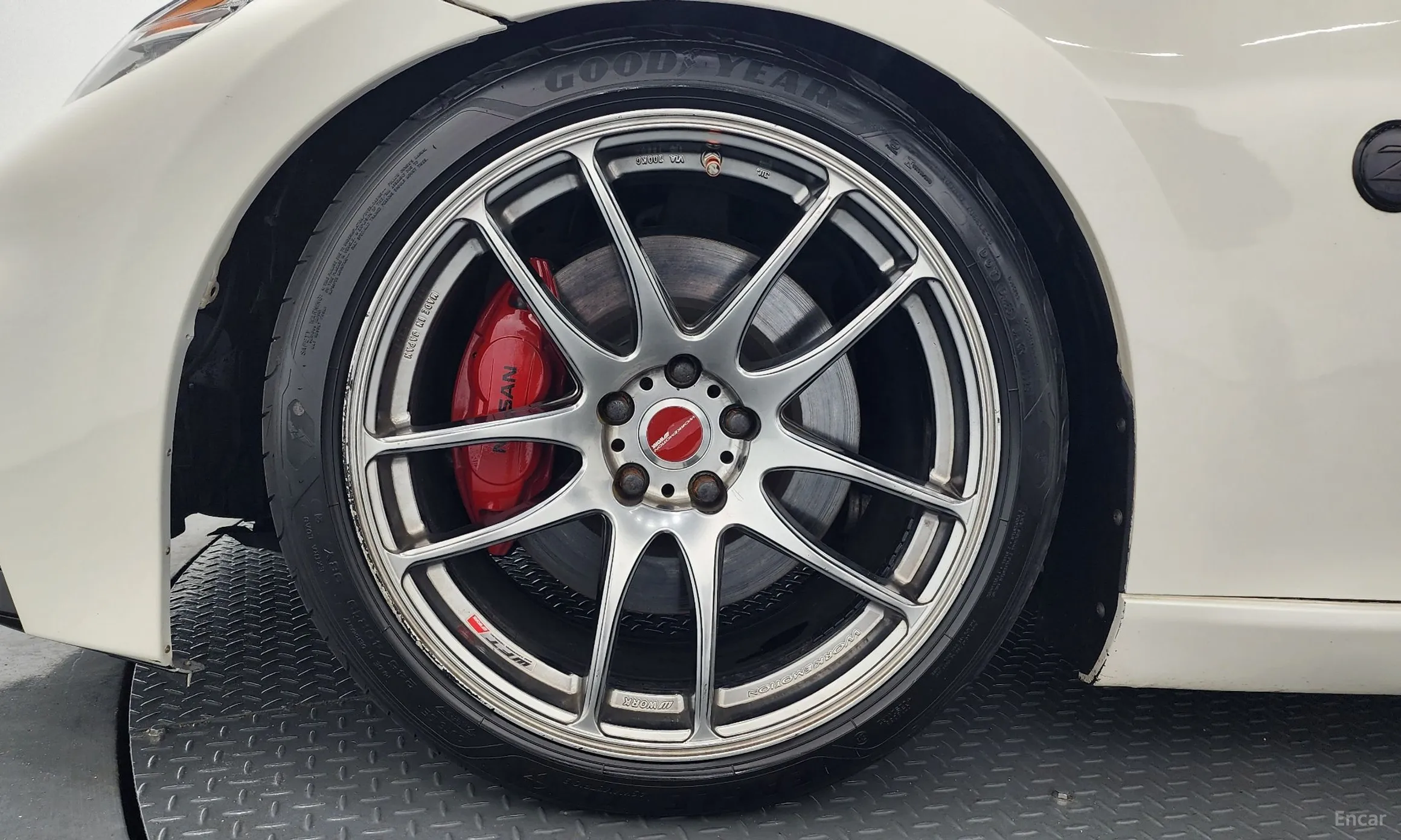 Nissan 370Z превью 5