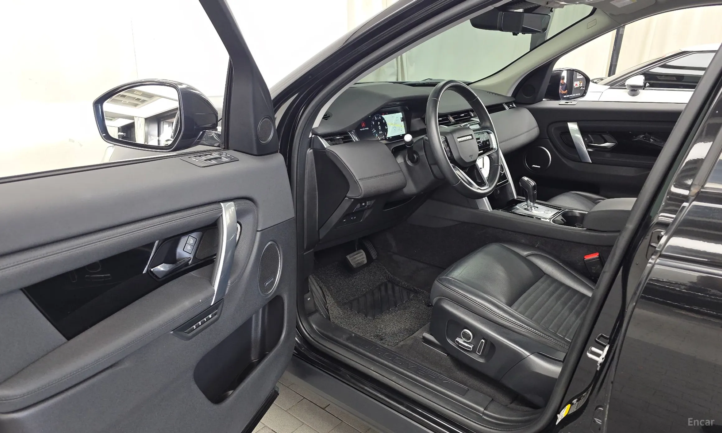 Land Rover Discovery Sports превью 10