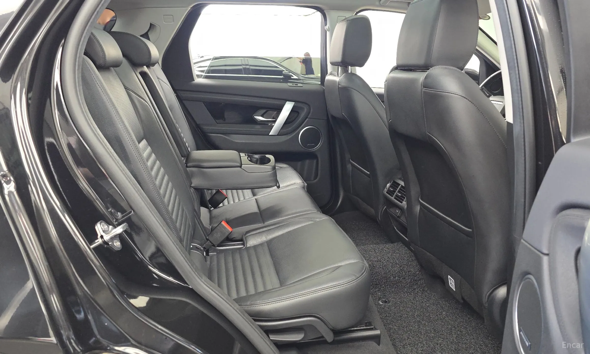 Land Rover Discovery Sports превью 12