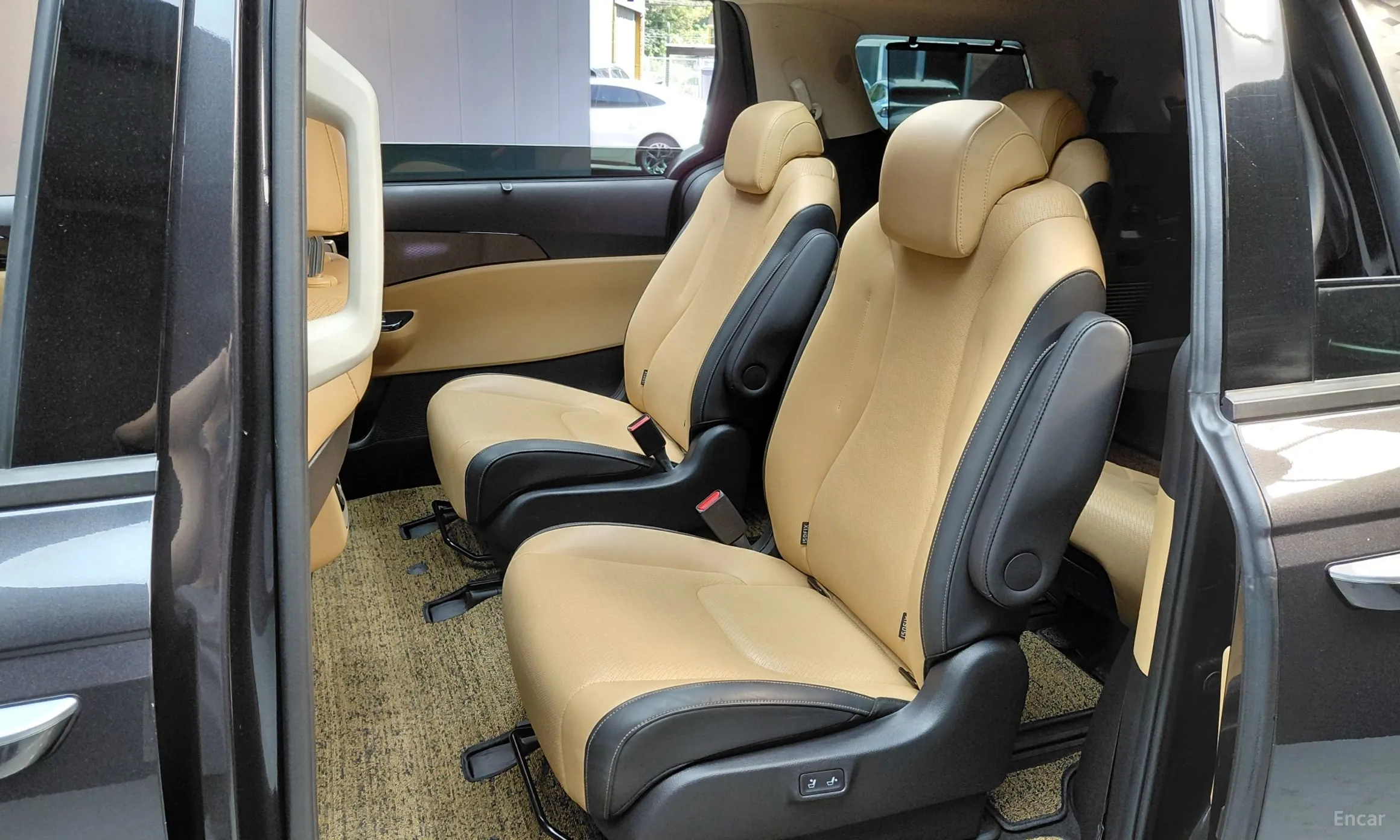 Kia Carnival Gen 4 превью 12