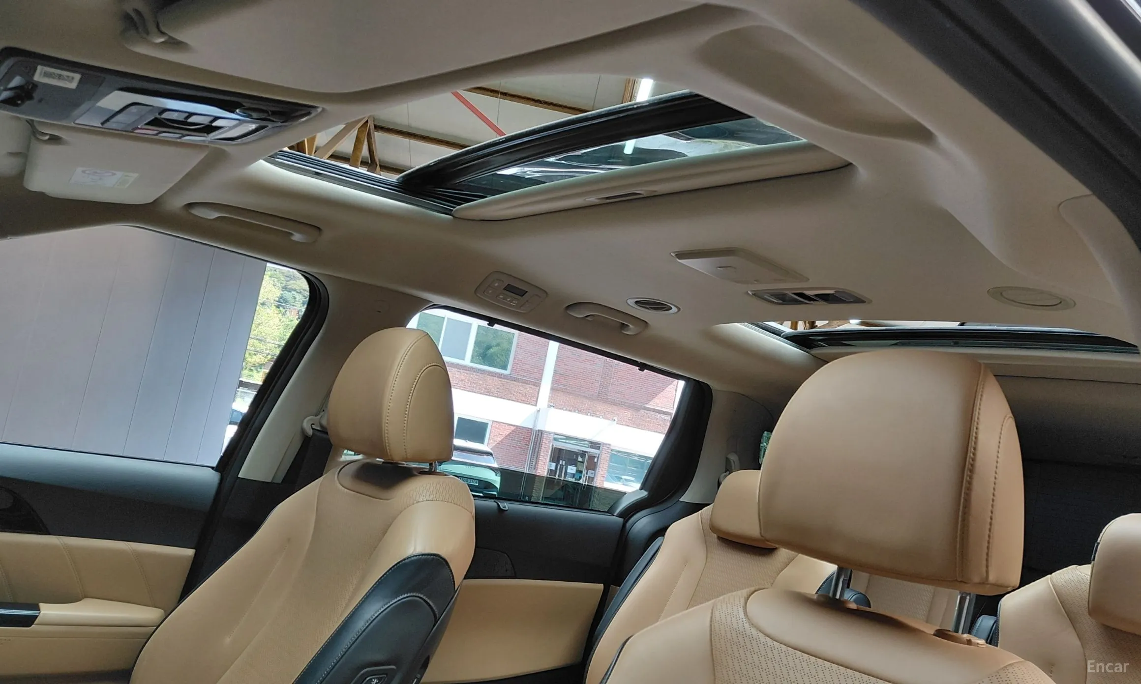 Kia Carnival Gen 4 превью 16