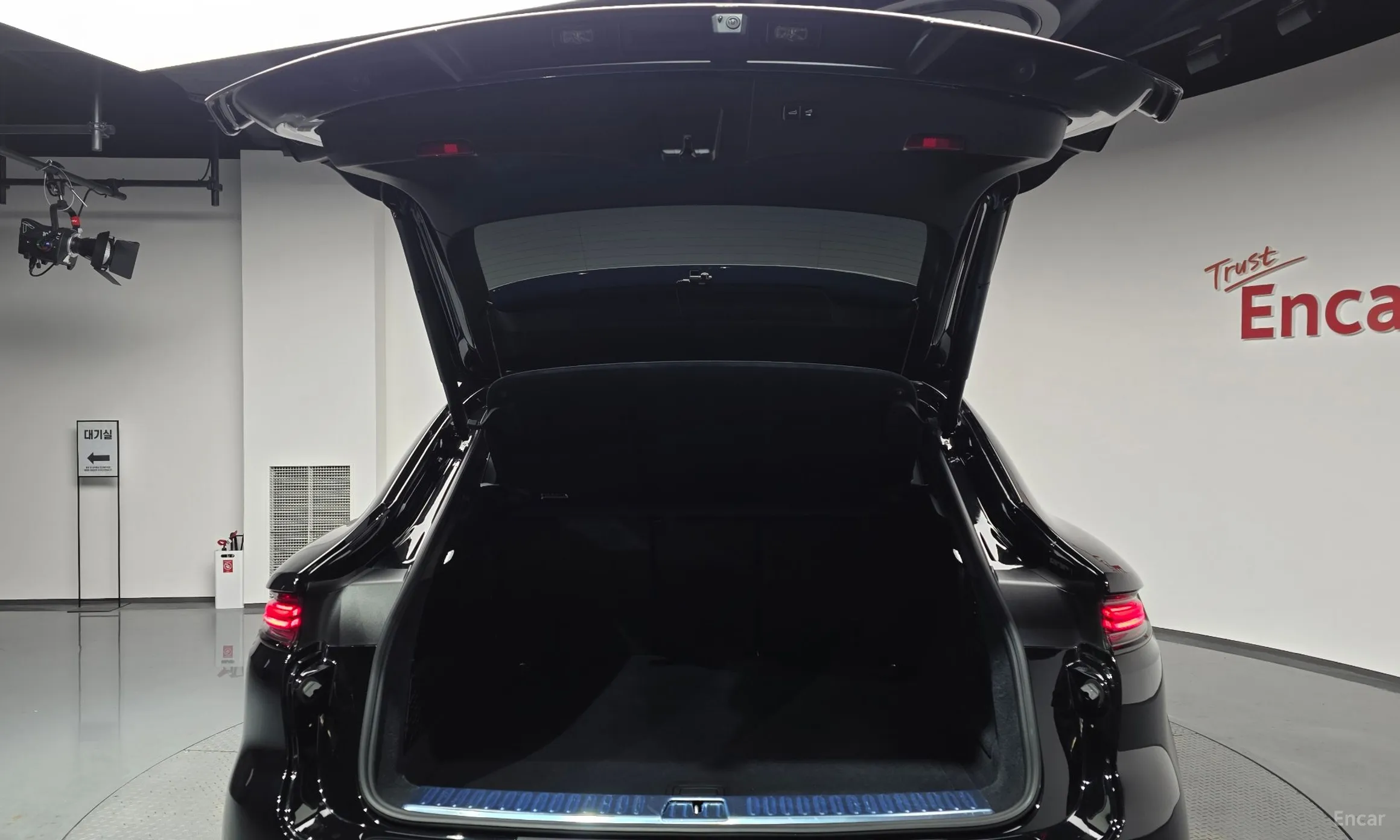 Porsche Cayenne (PO536) превью 20