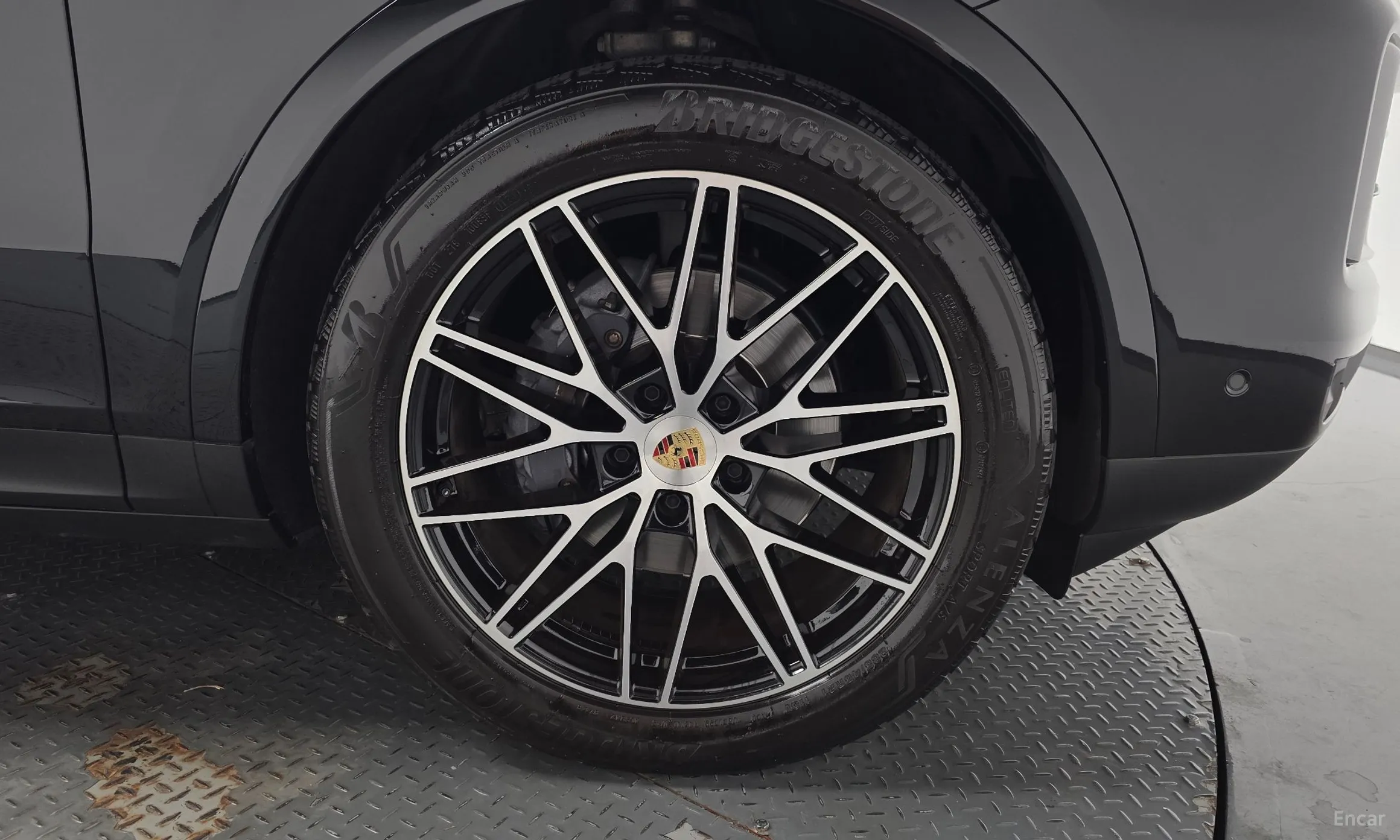 Porsche Cayenne (PO536) превью 5