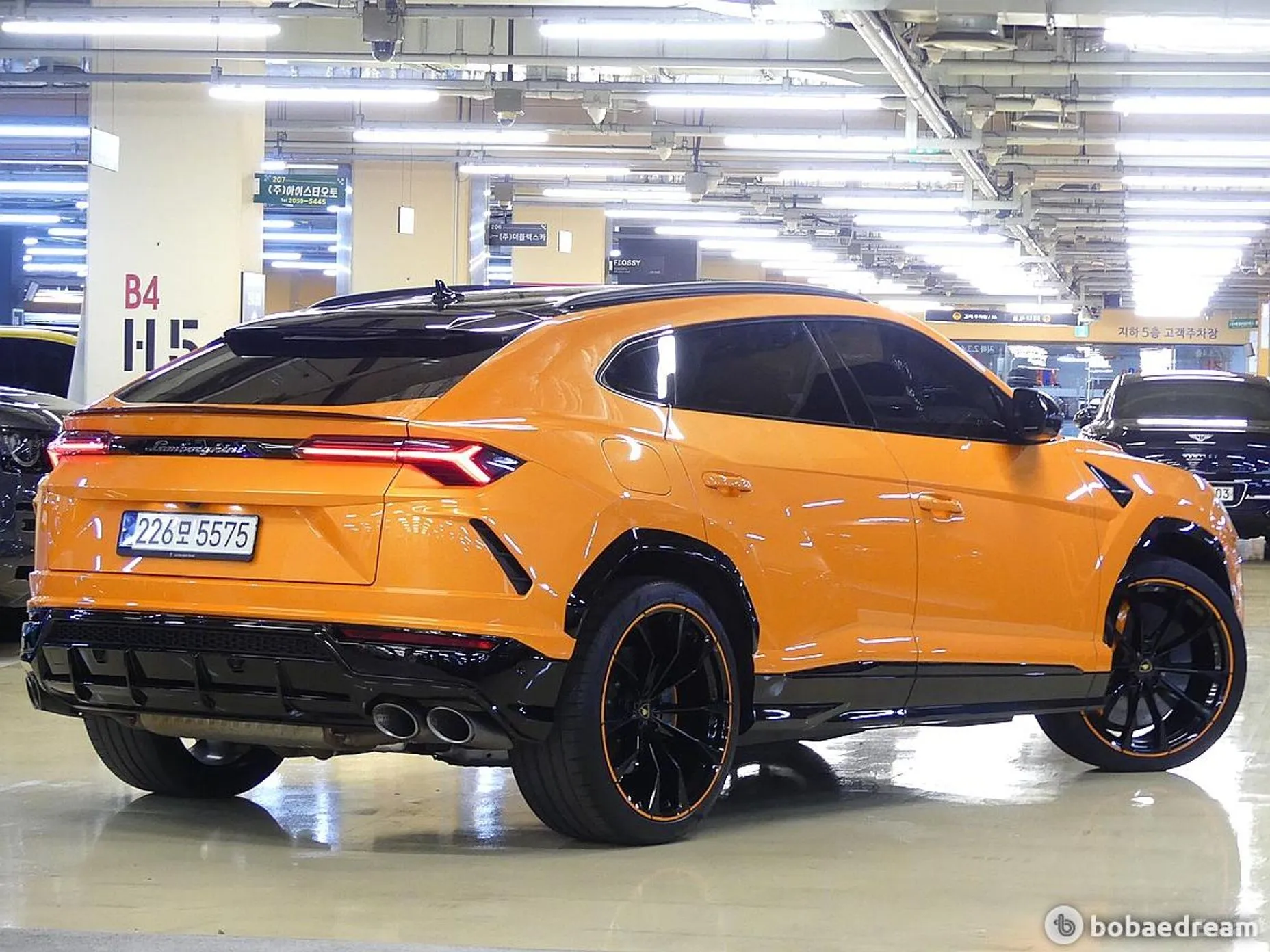 Lamborghini Urus превью 3