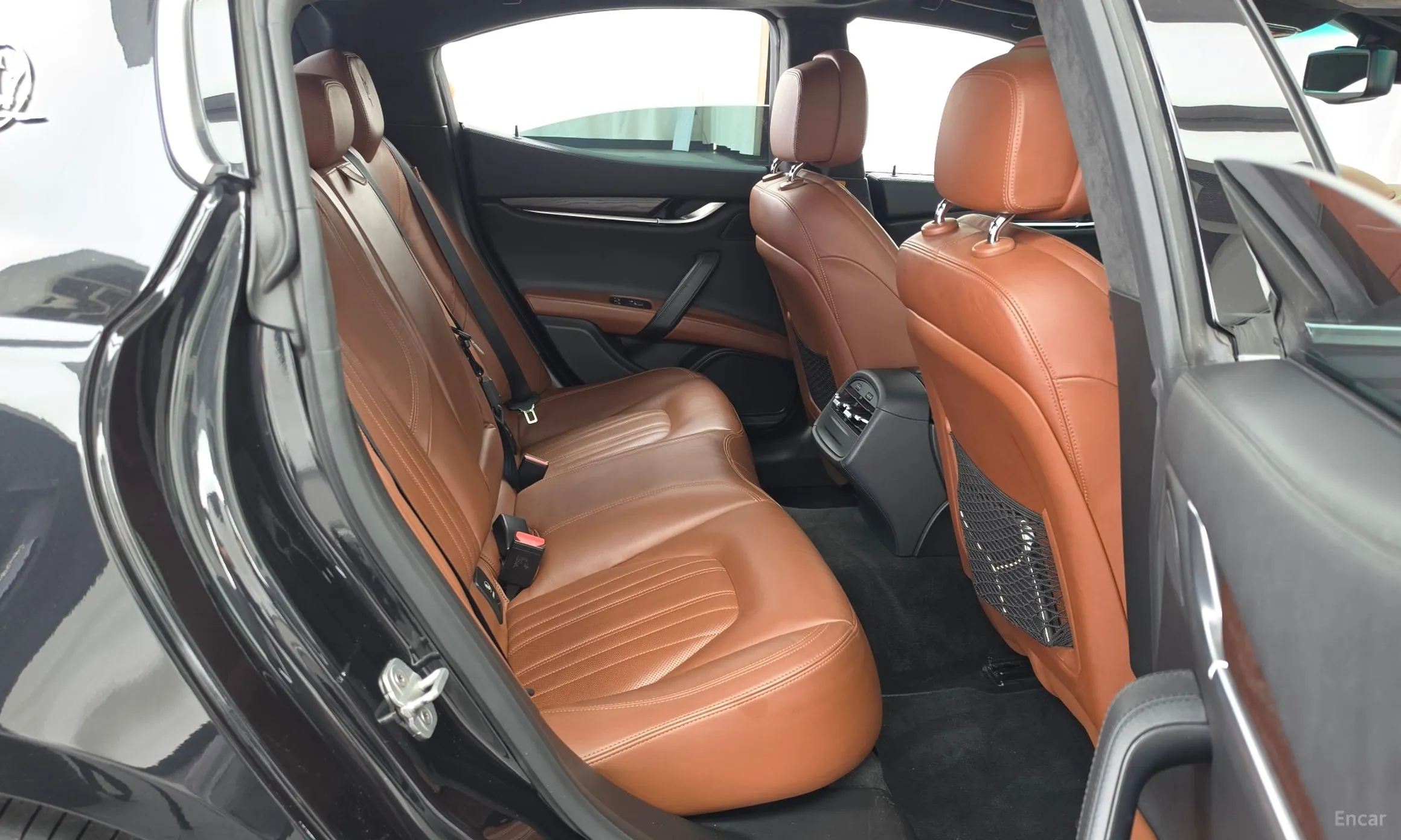 Maserati Ghibli превью 12