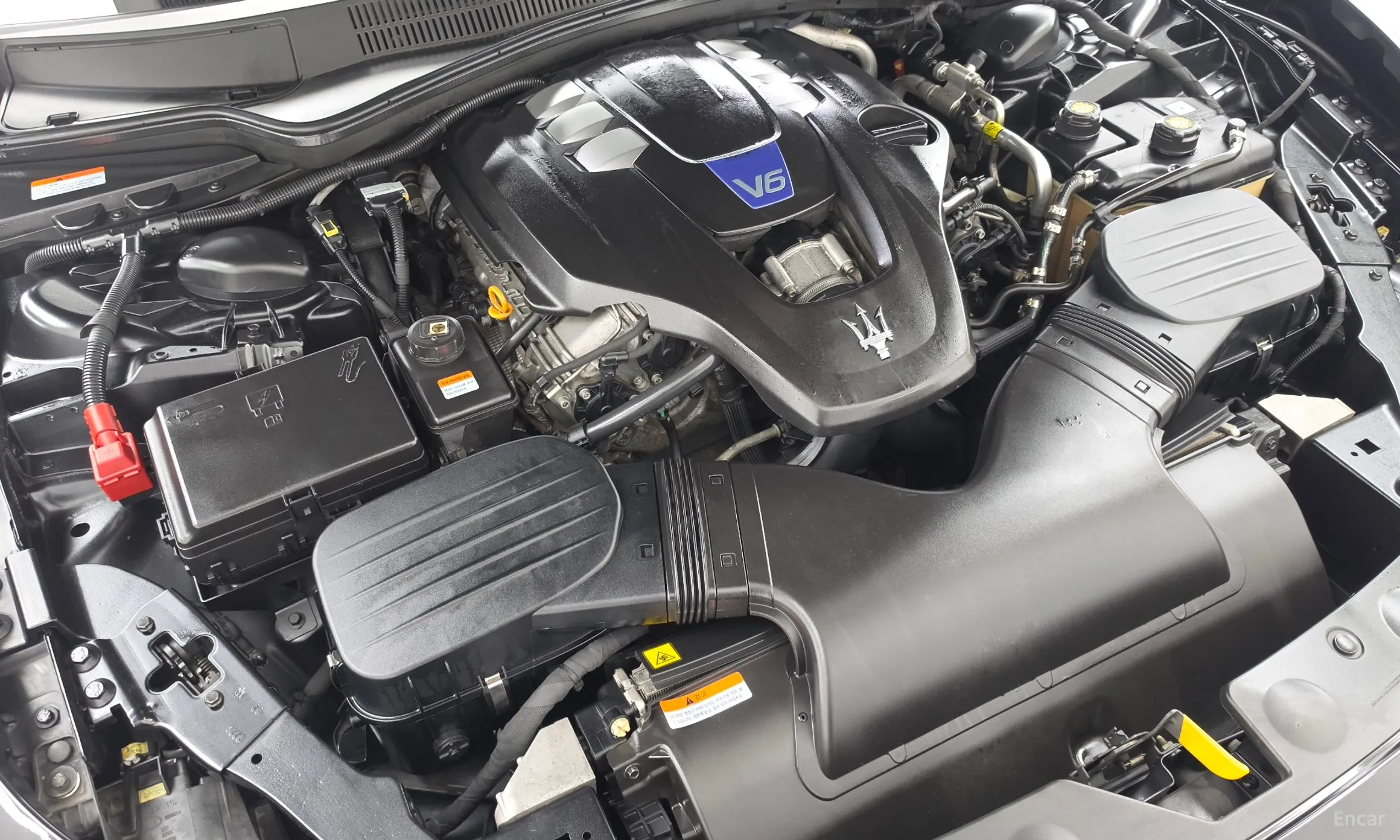 Maserati Ghibli превью 6