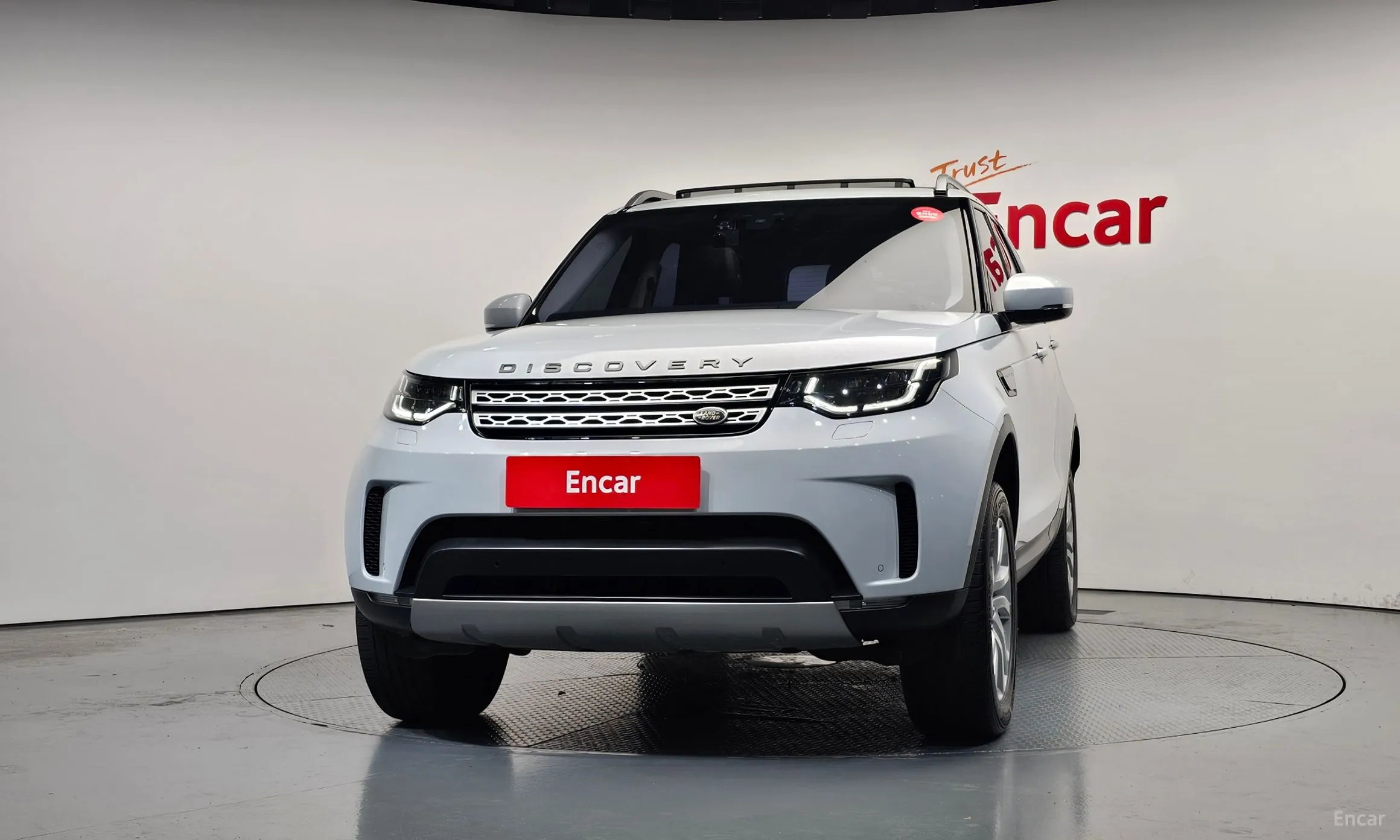 Land Rover Discovery 5 превью 3