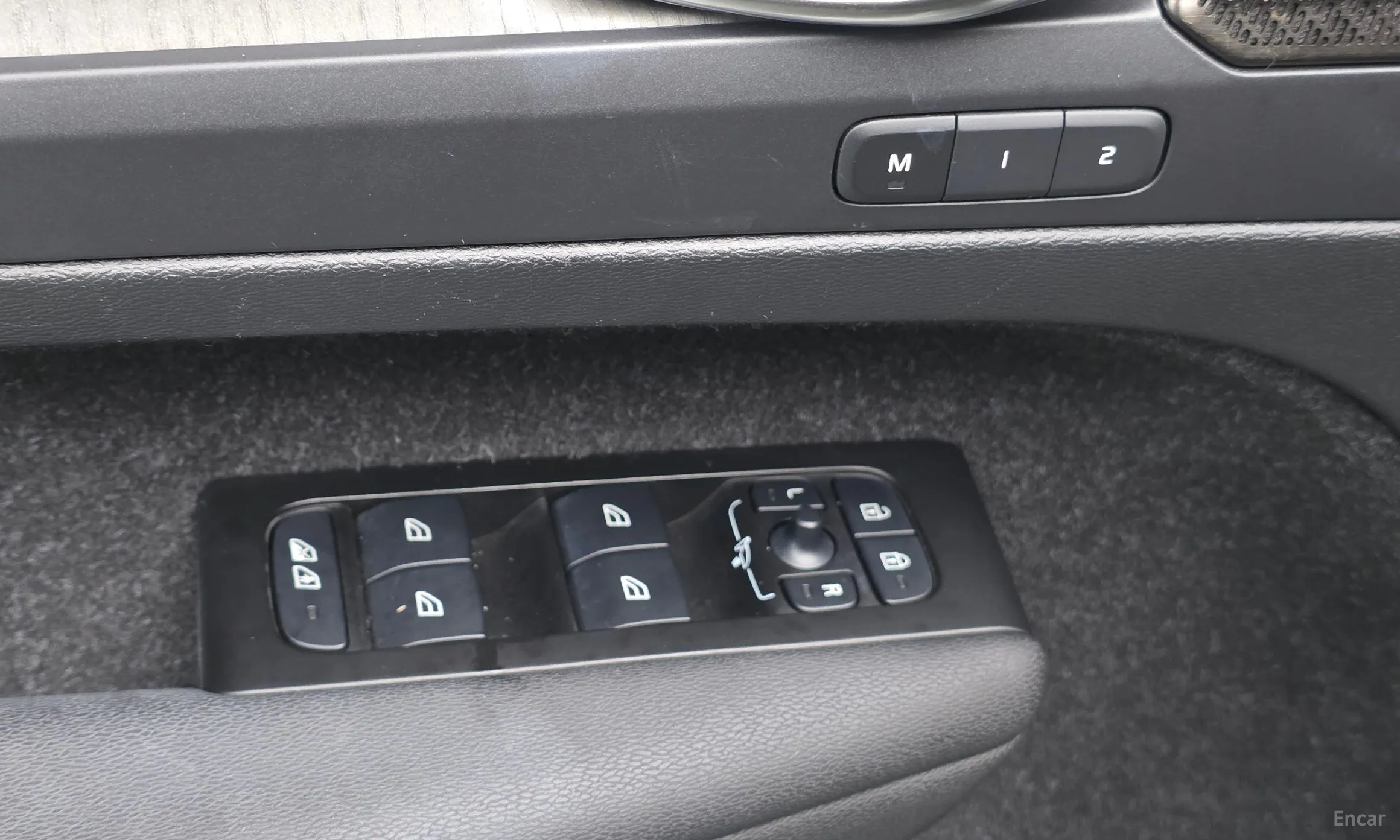 Volvo XC40 превью 13