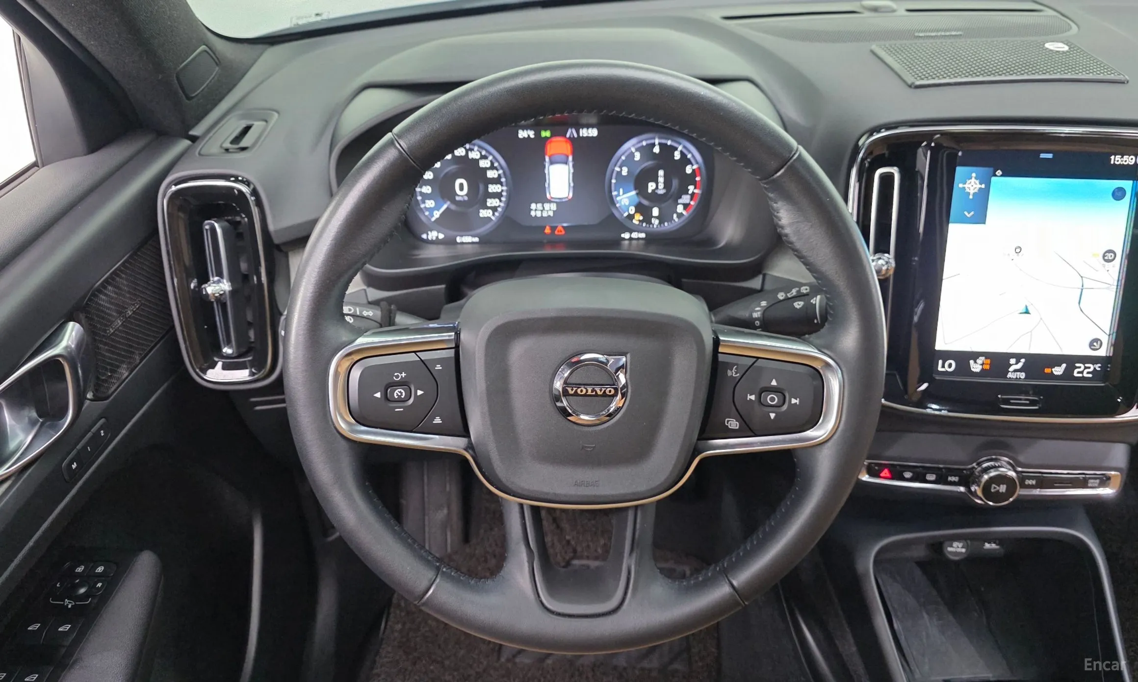 Volvo XC40 превью 16