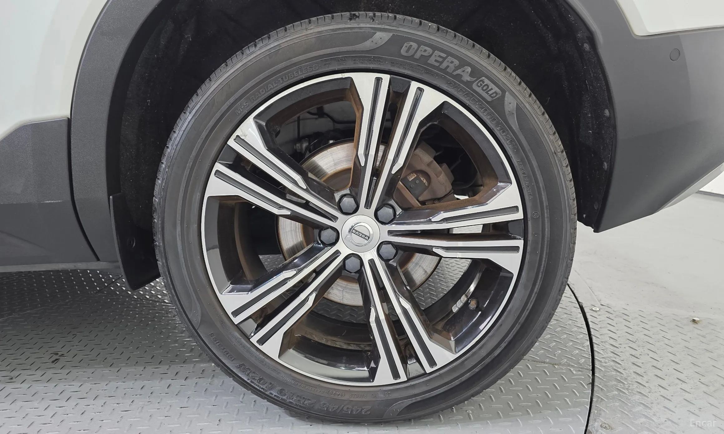 Volvo XC40 превью 5