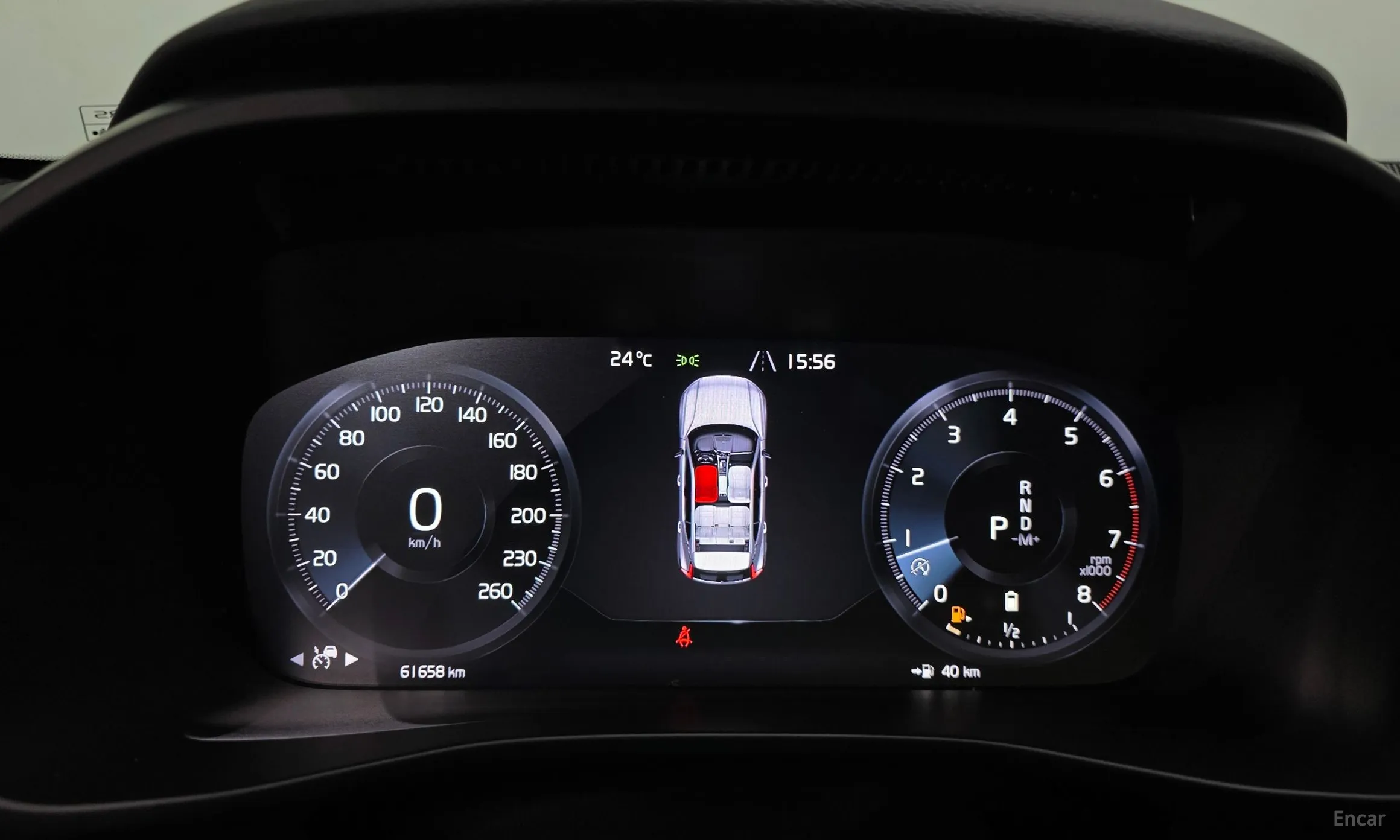 Volvo XC40 превью 8