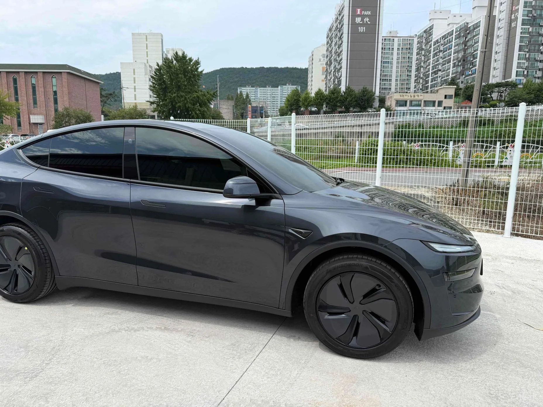Tesla Model Y превью 3