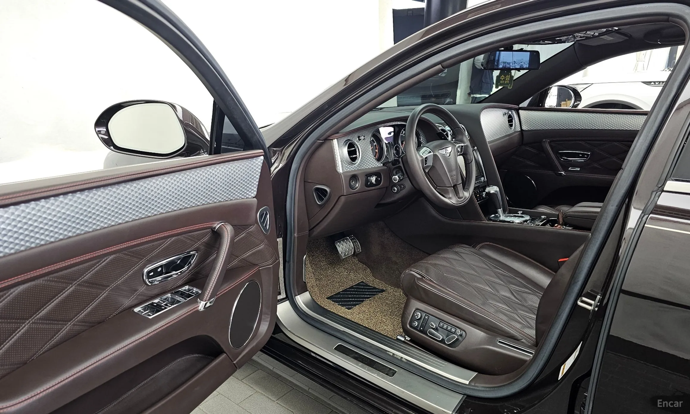 Bentley Flying Spur 2nd Generation превью 10