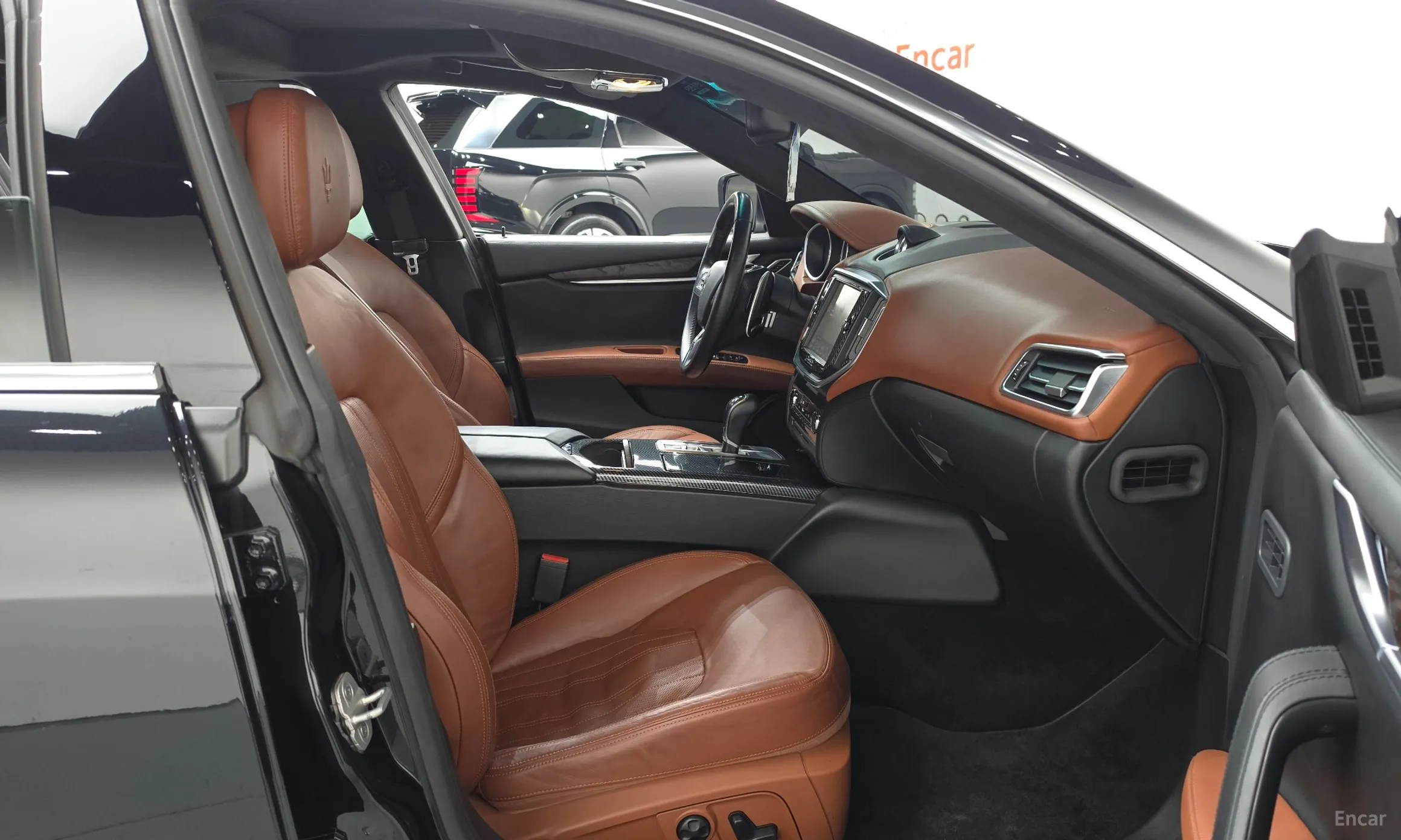 Maserati Ghibli превью 11