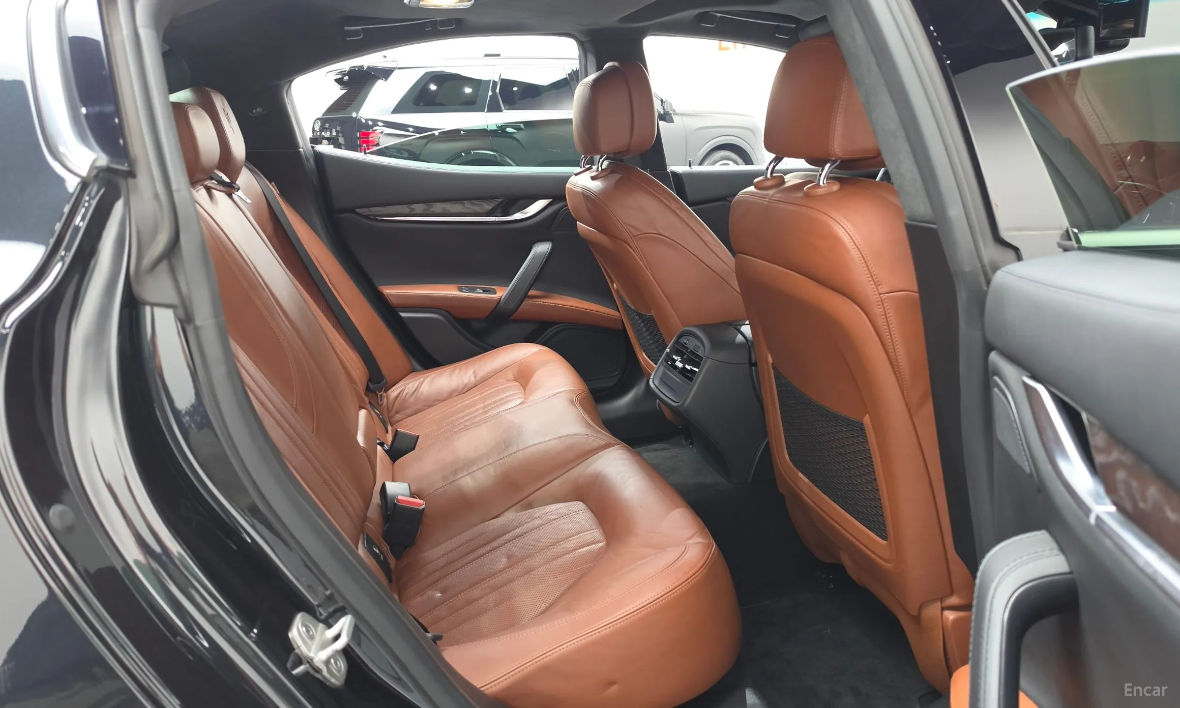 Maserati Ghibli превью 12