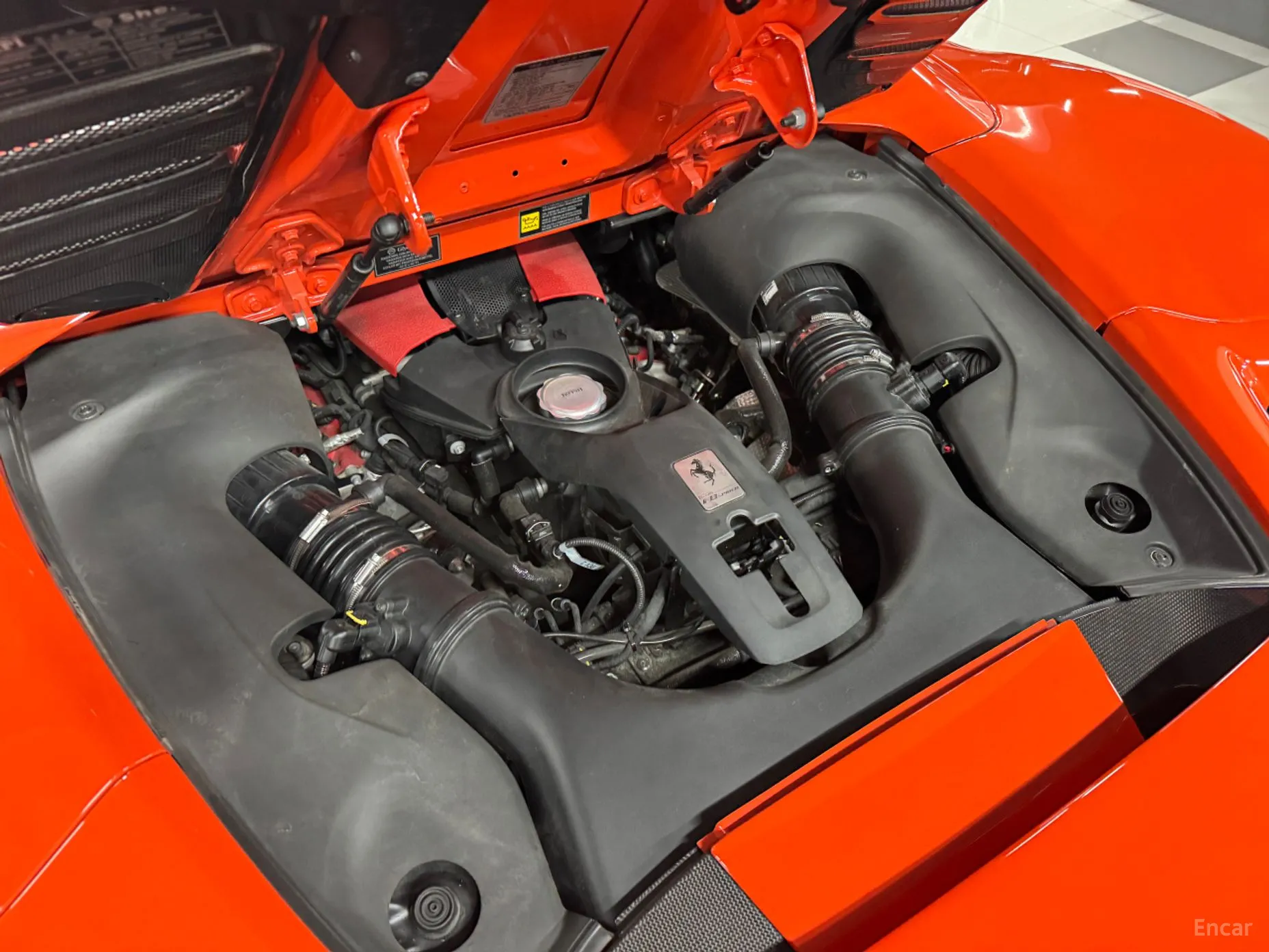 Ferrari F8 Spider превью 5