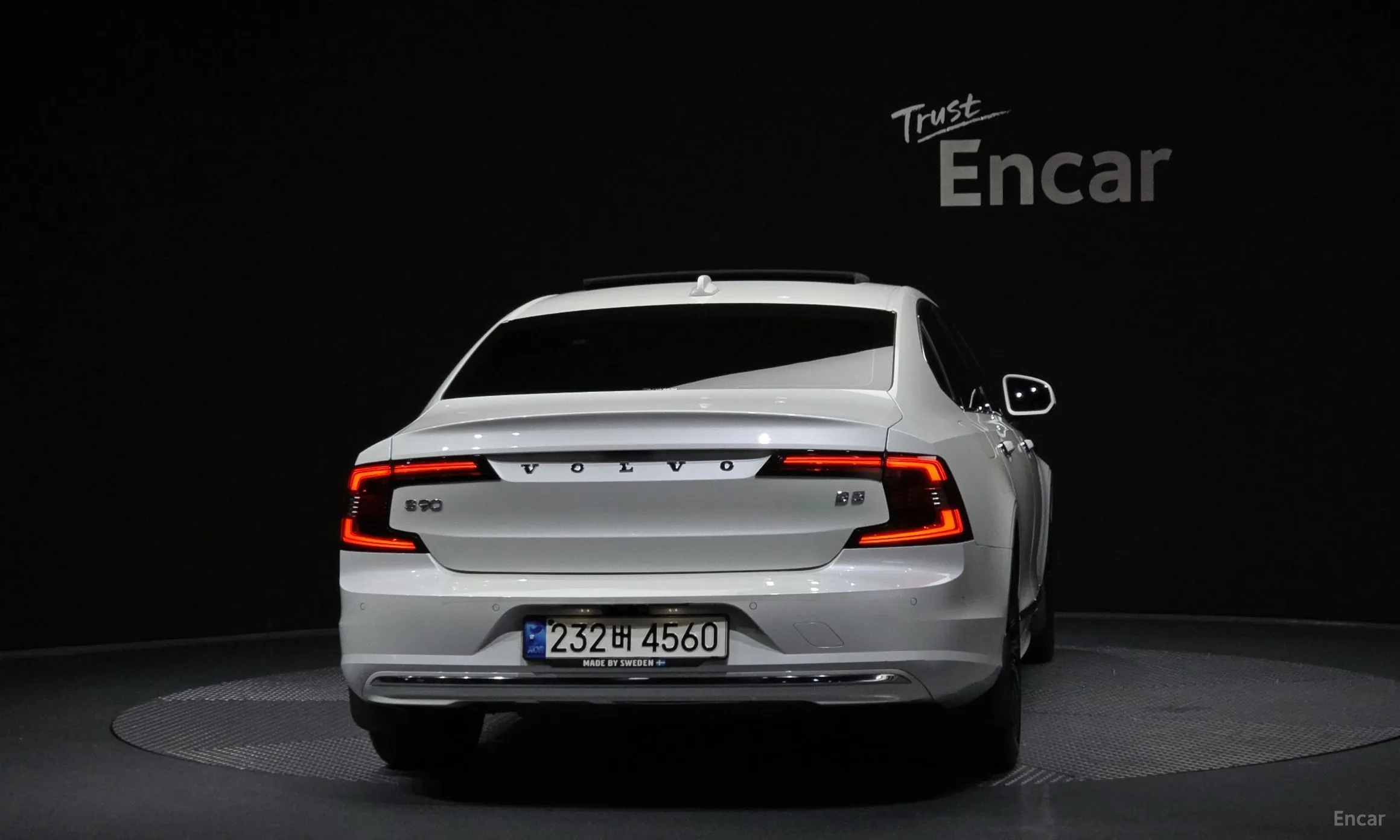 Volvo S90 превью 4