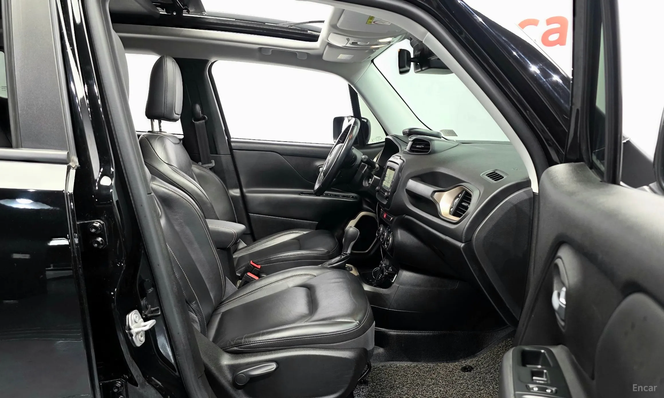 Jeep Renegade превью 12