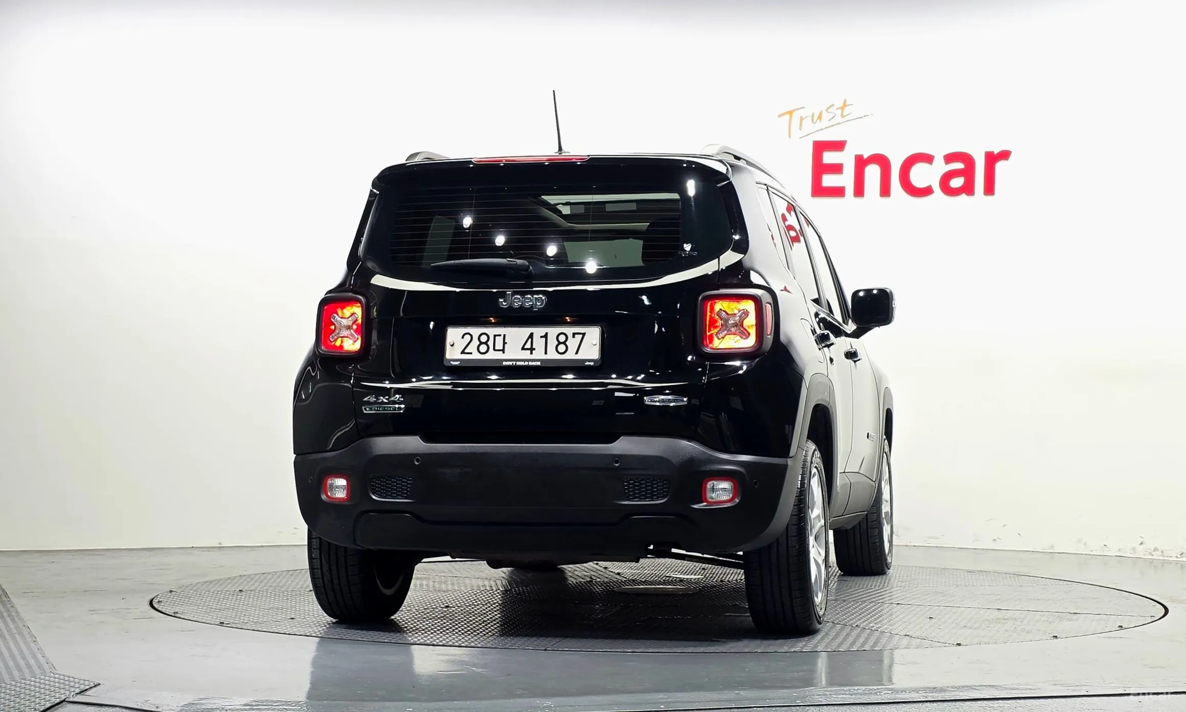 Jeep Renegade превью 4