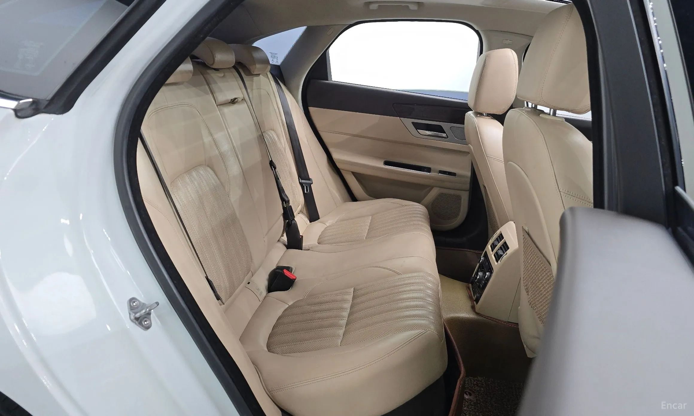 Jaguar XF (x260) превью 11