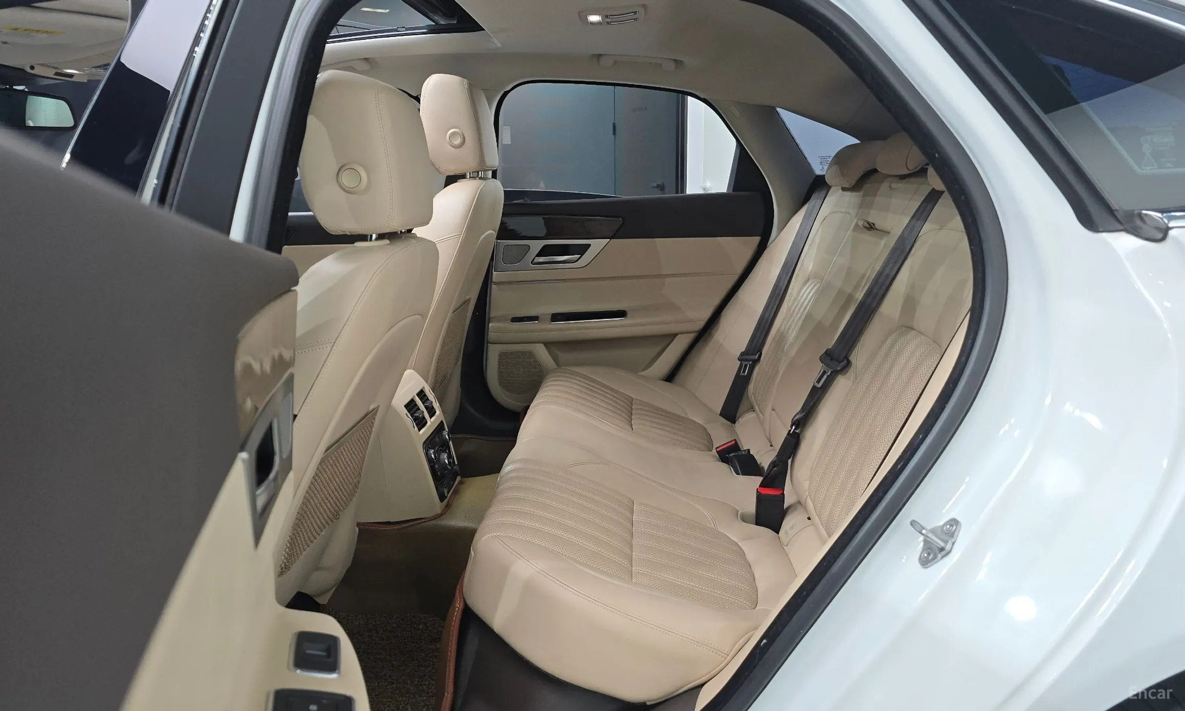 Jaguar XF (x260) превью 12