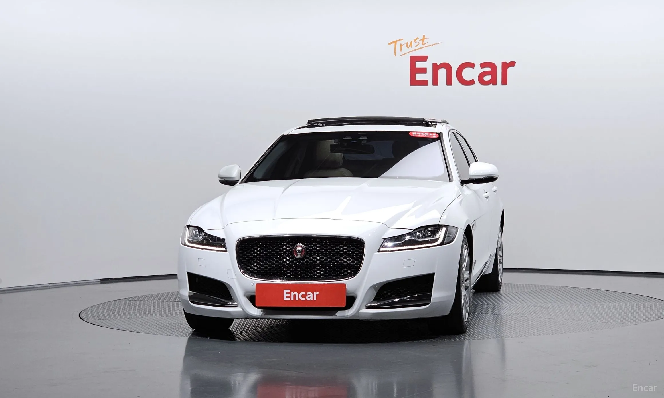 Jaguar XF (x260) превью 3