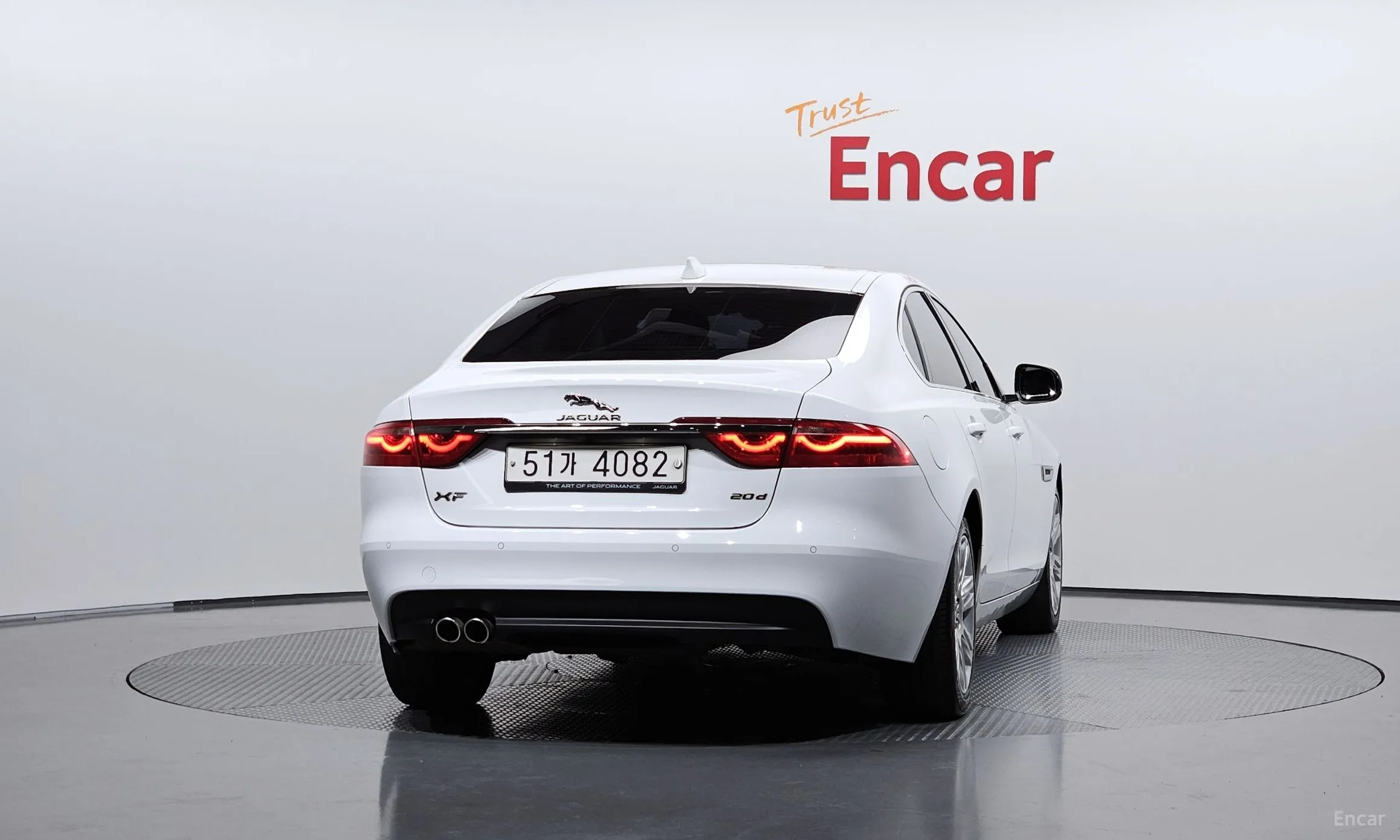 Jaguar XF (x260) превью 4