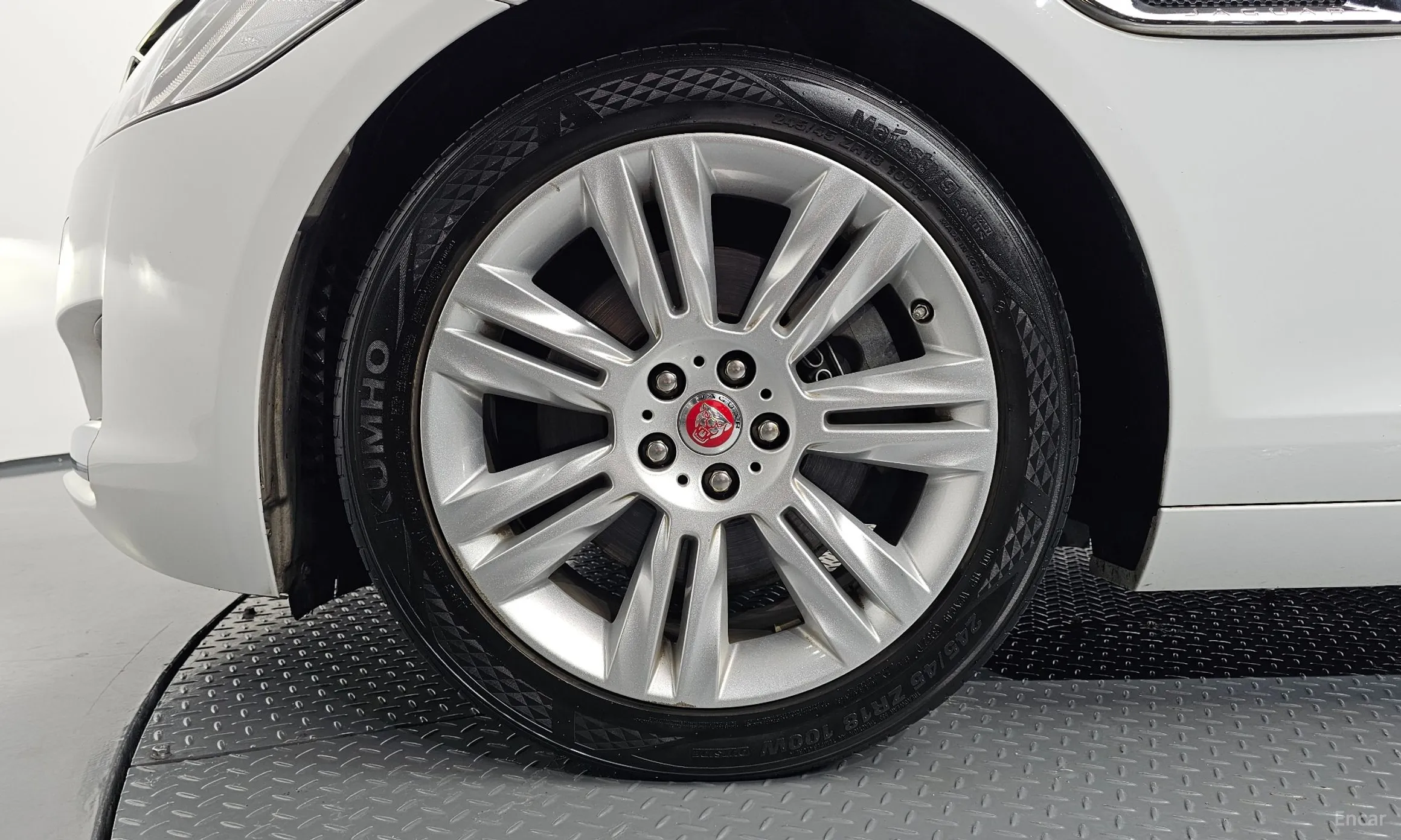 Jaguar XF (x260) превью 5