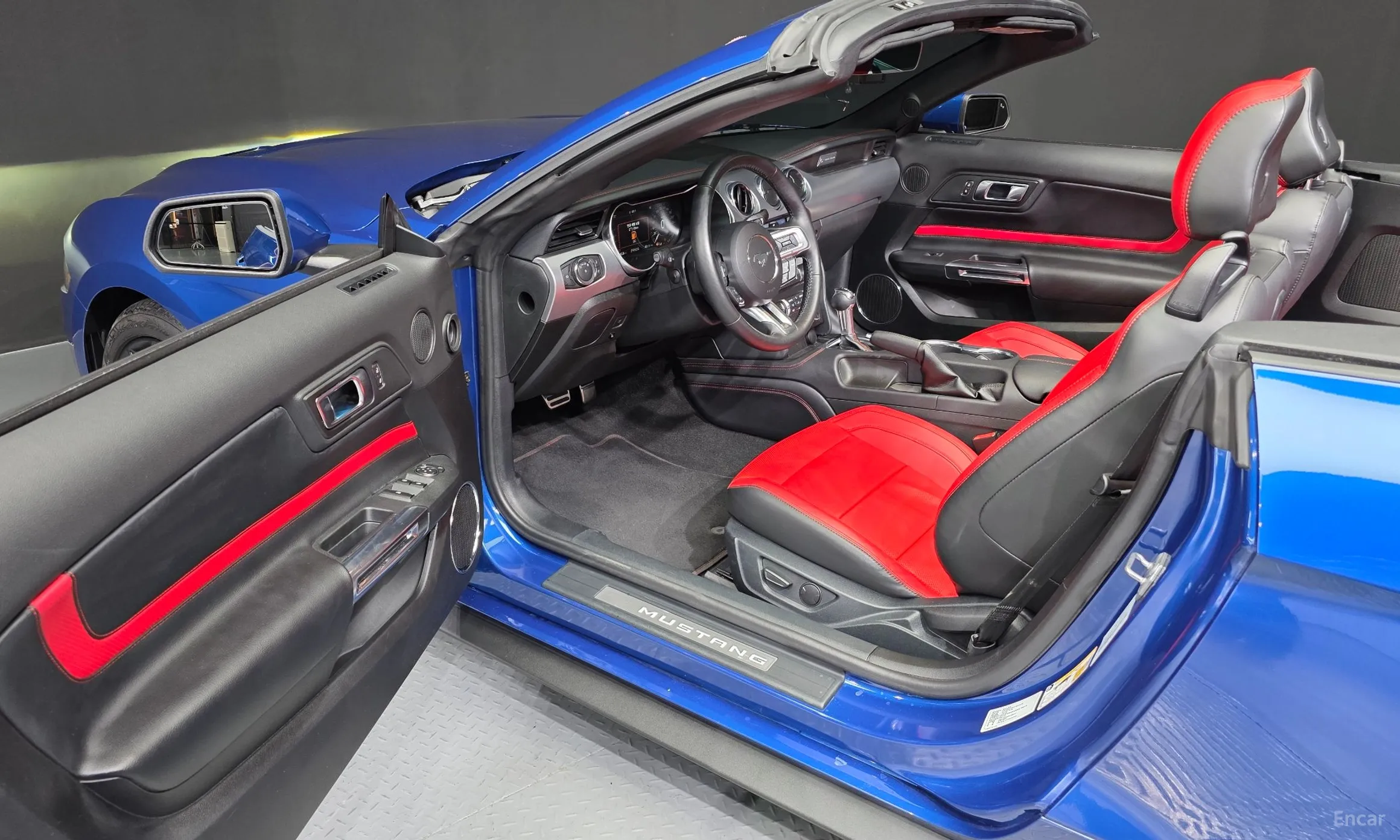 Ford Mustang превью 10
