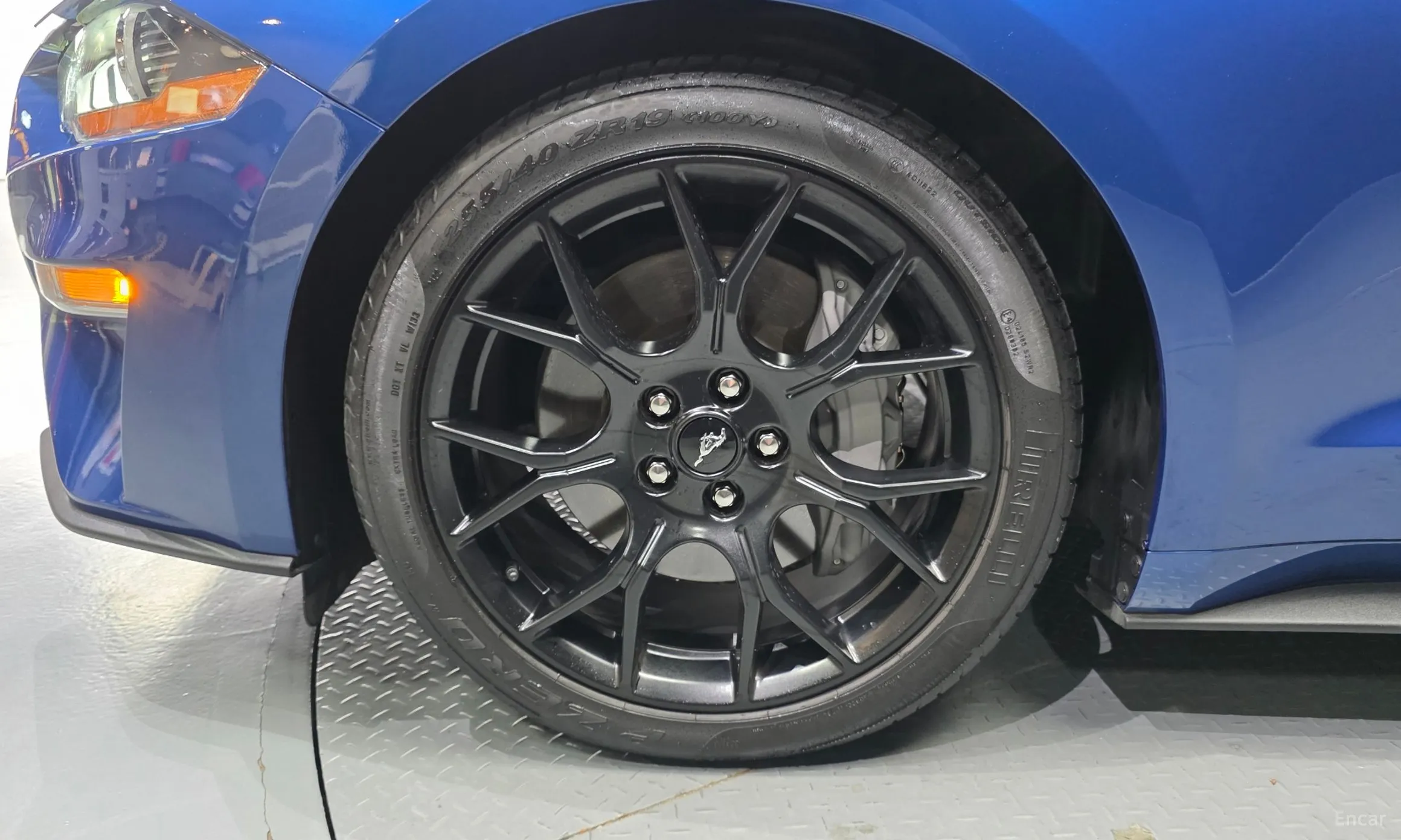 Ford Mustang превью 5