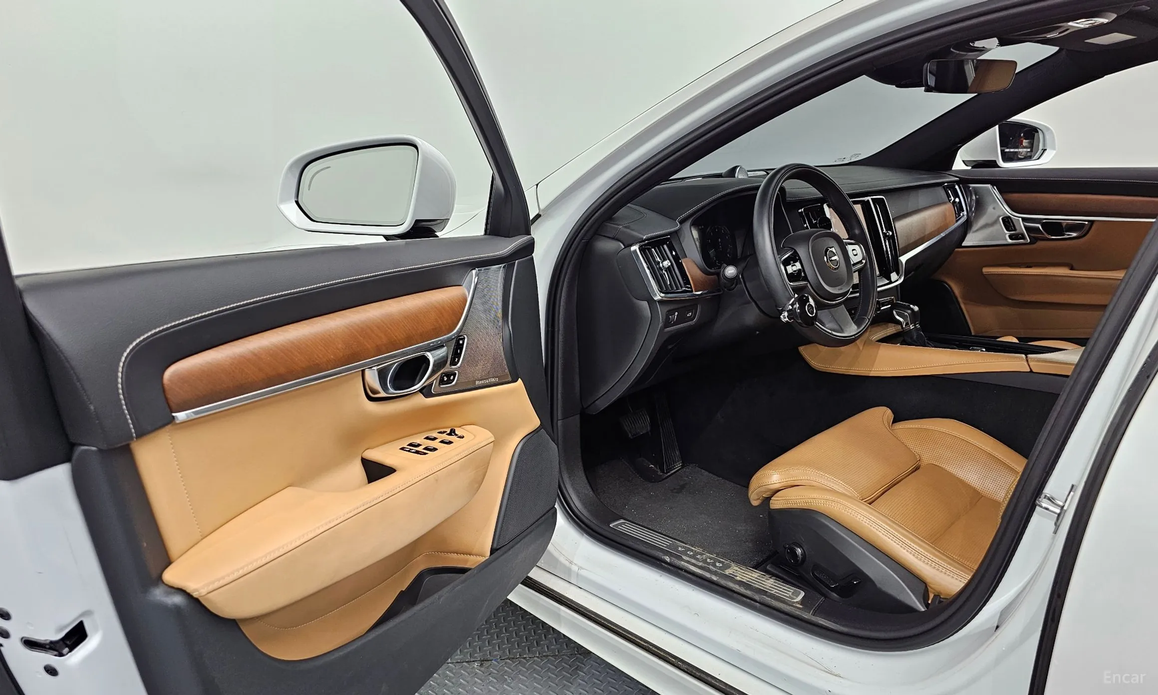 Volvo S90 превью 10