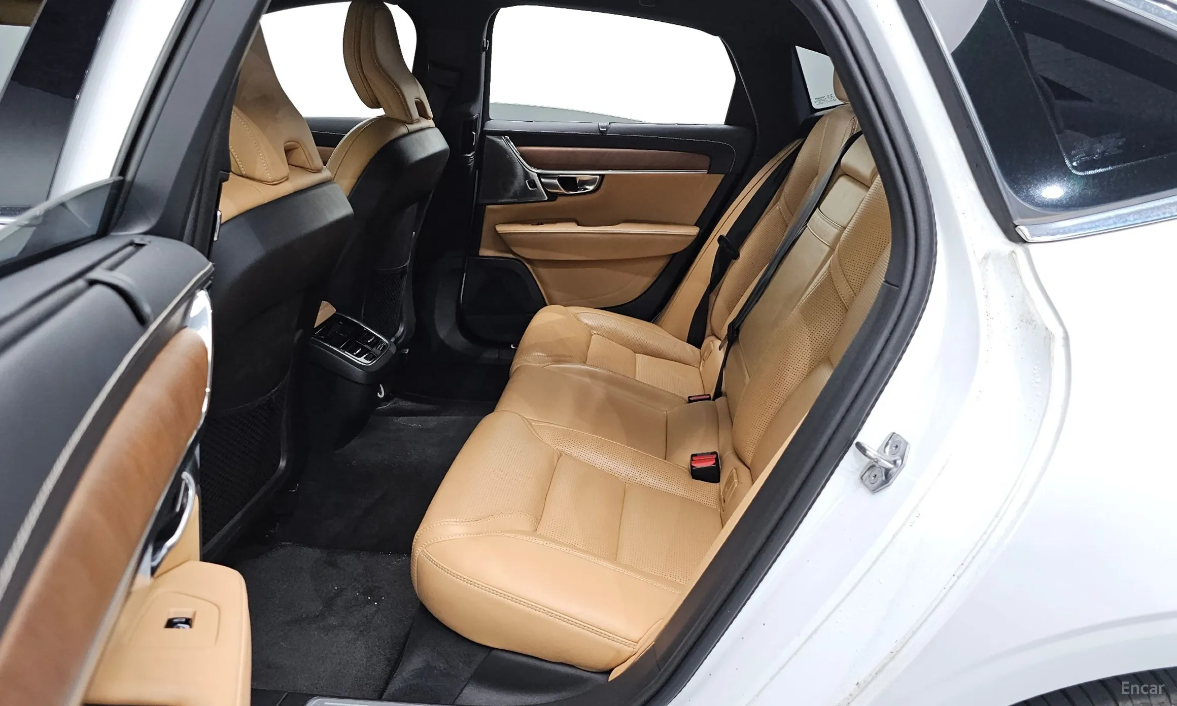 Volvo S90 превью 11