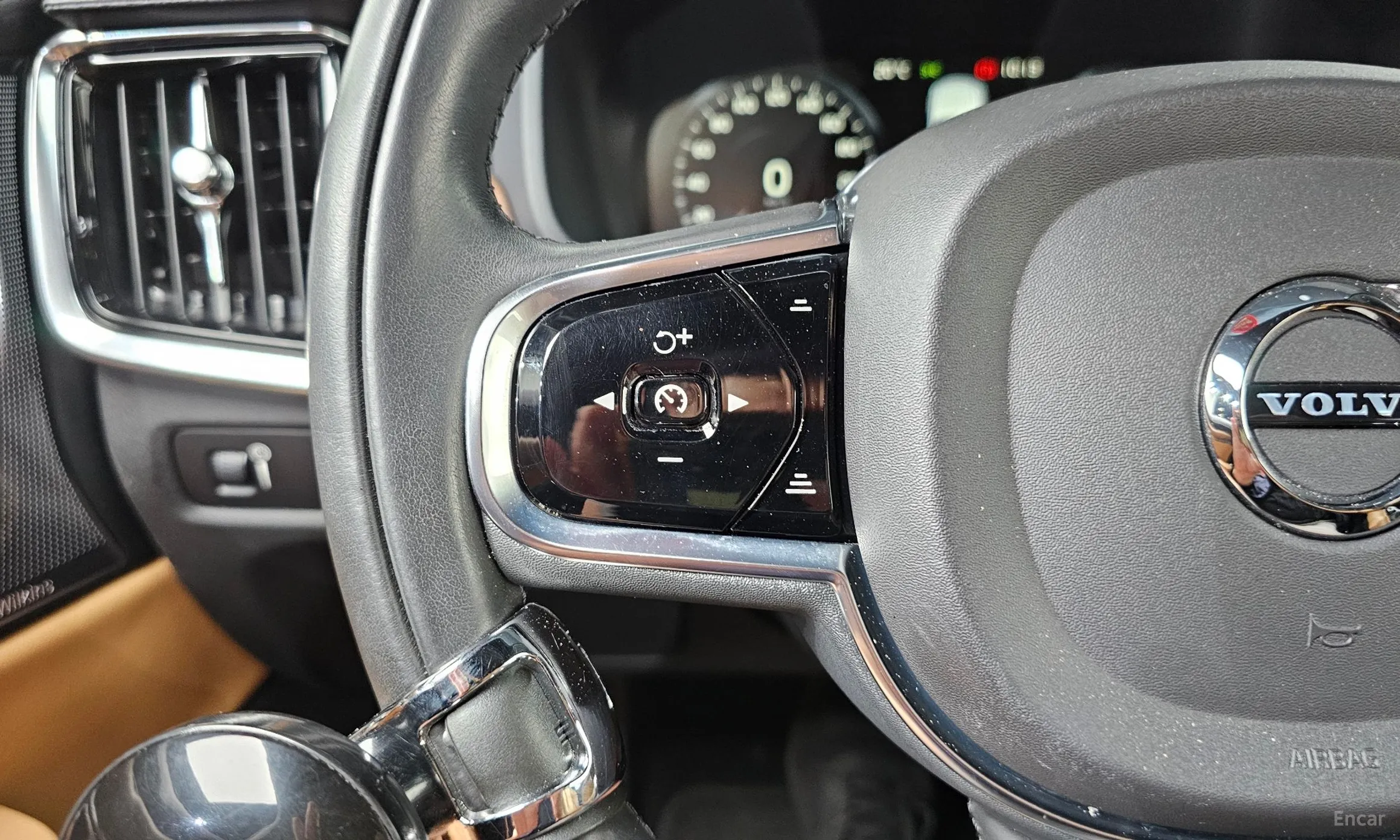 Volvo S90 превью 17