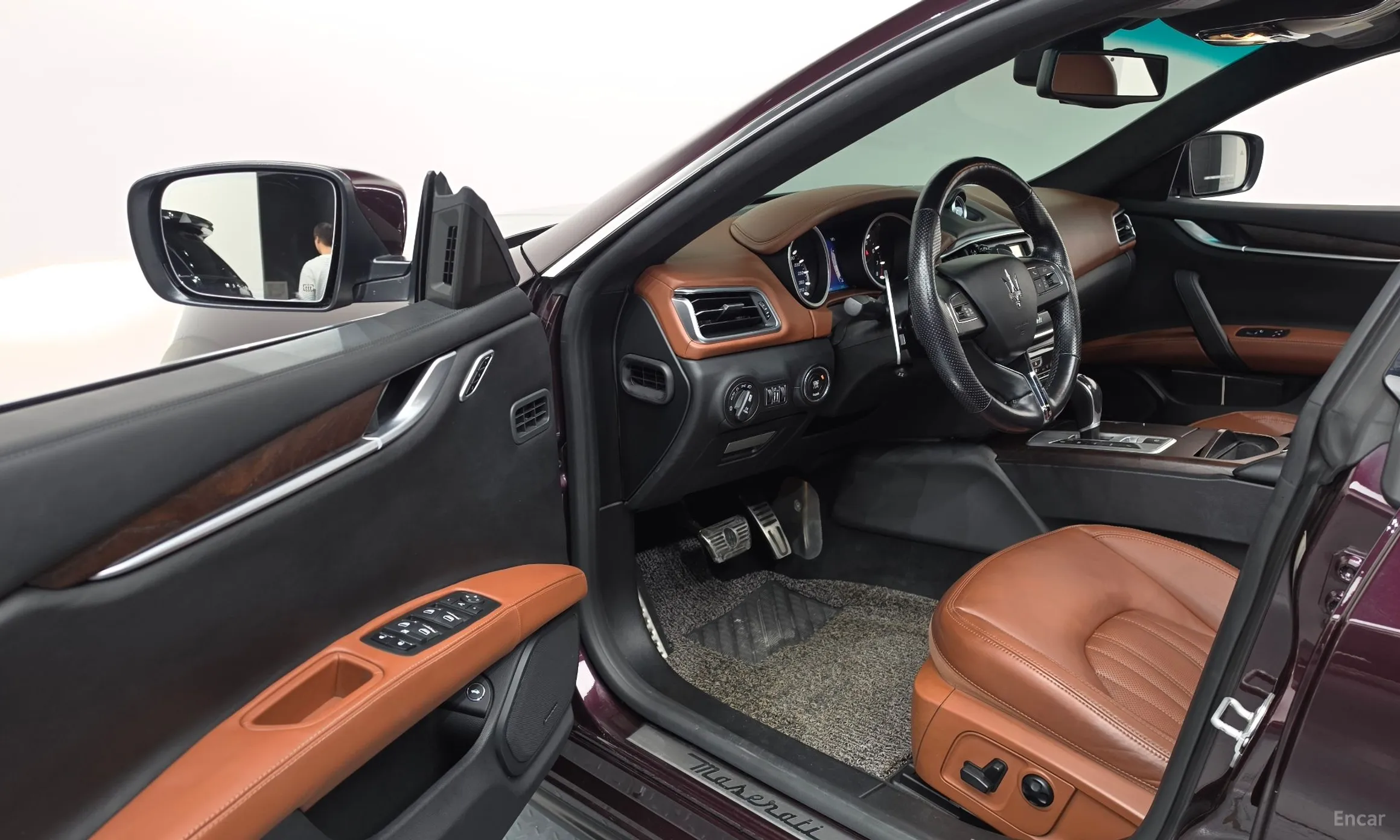 Maserati Ghibli превью 10