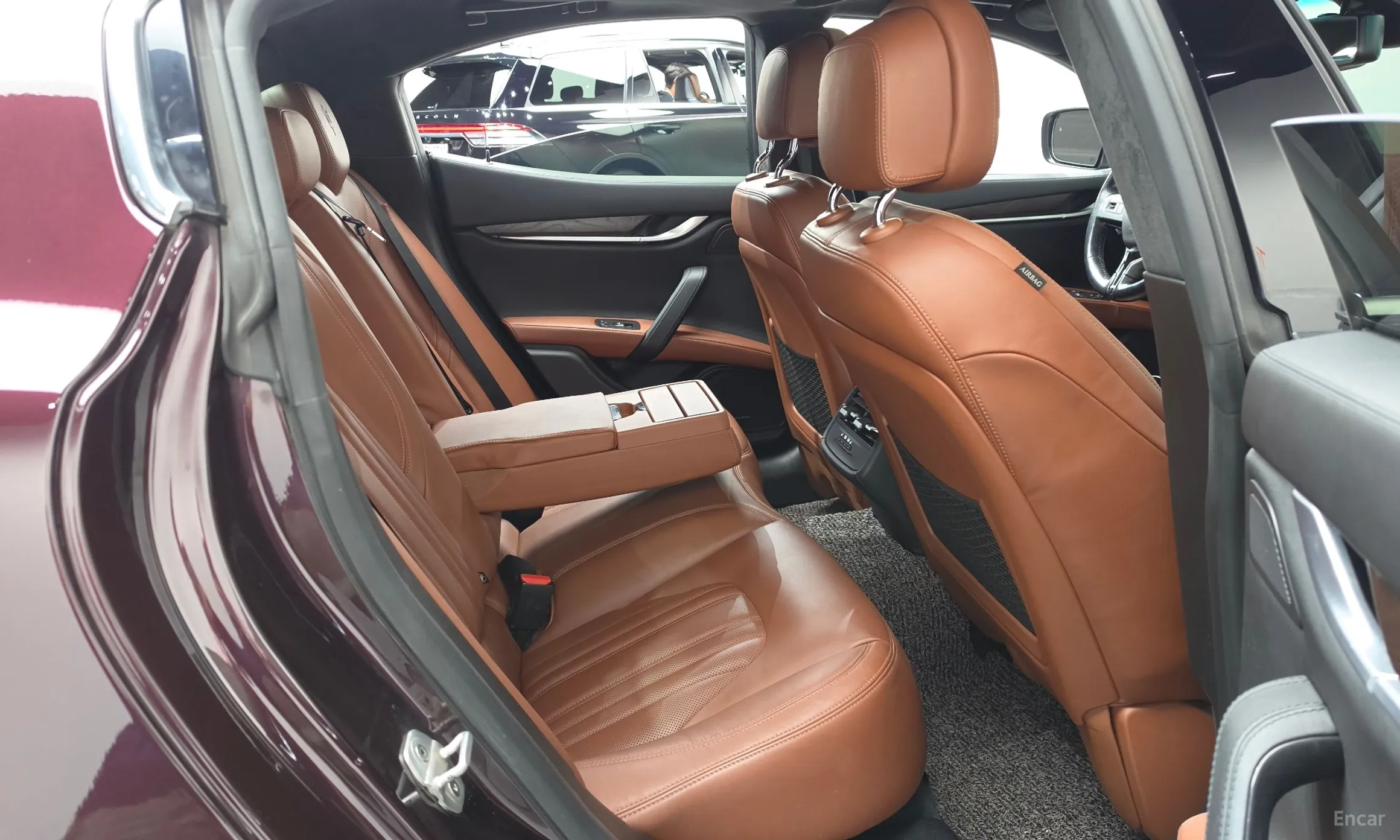 Maserati Ghibli превью 11