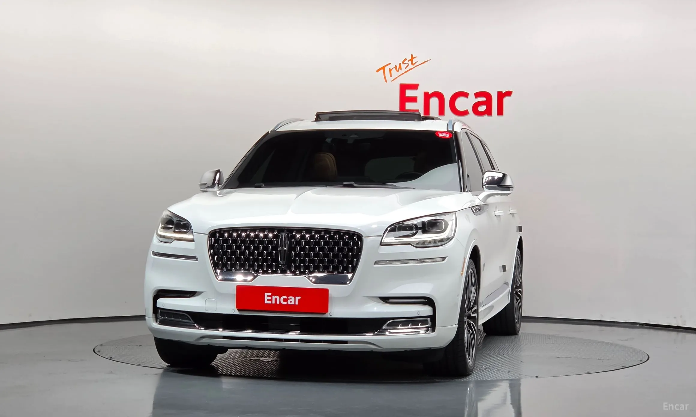 Lincoln Aviator 2nd Generation превью 3
