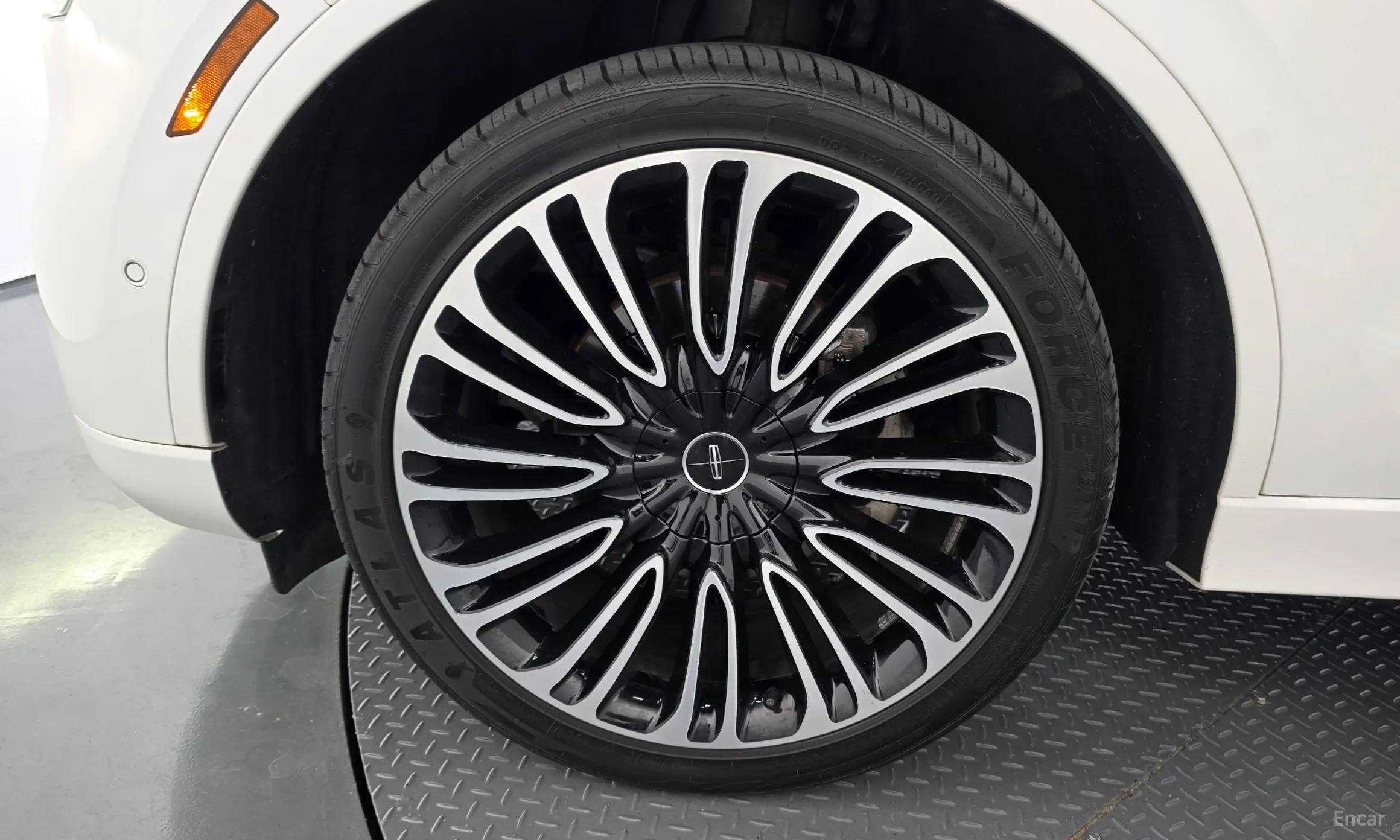 Lincoln Aviator 2nd Generation превью 5