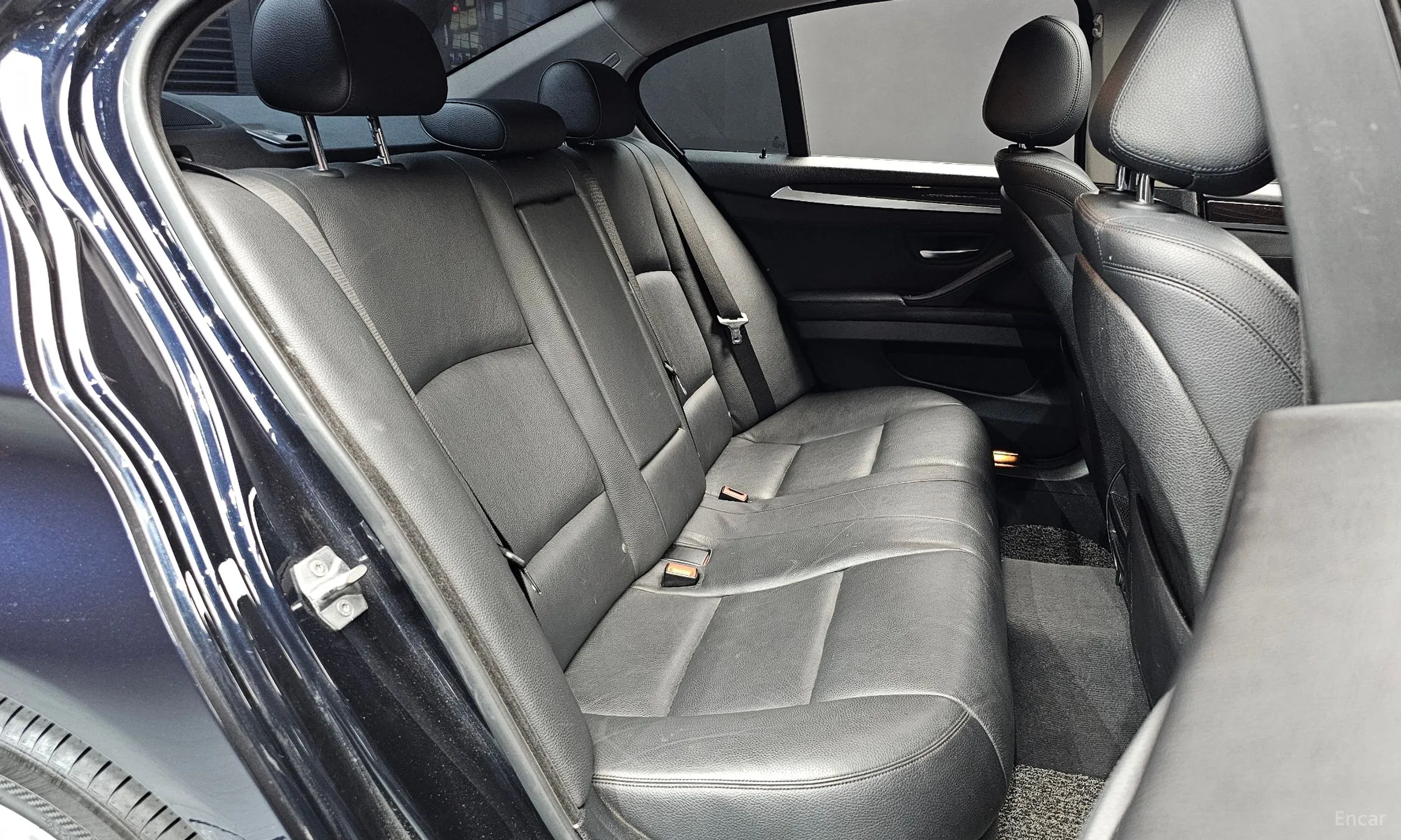 BMW 5 Series (F10) превью 12
